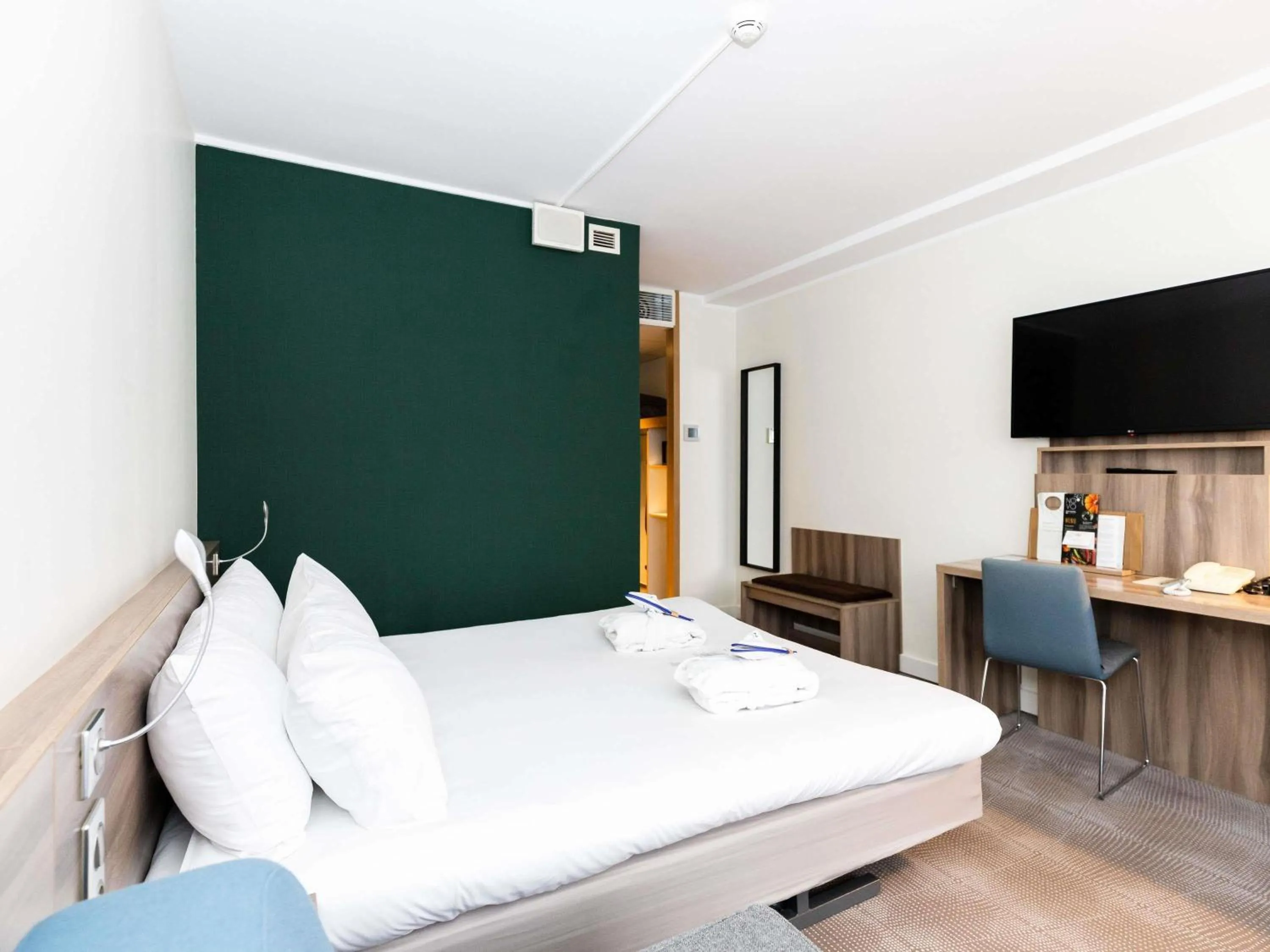 Bedroom, Bed in Novotel Poznań Malta