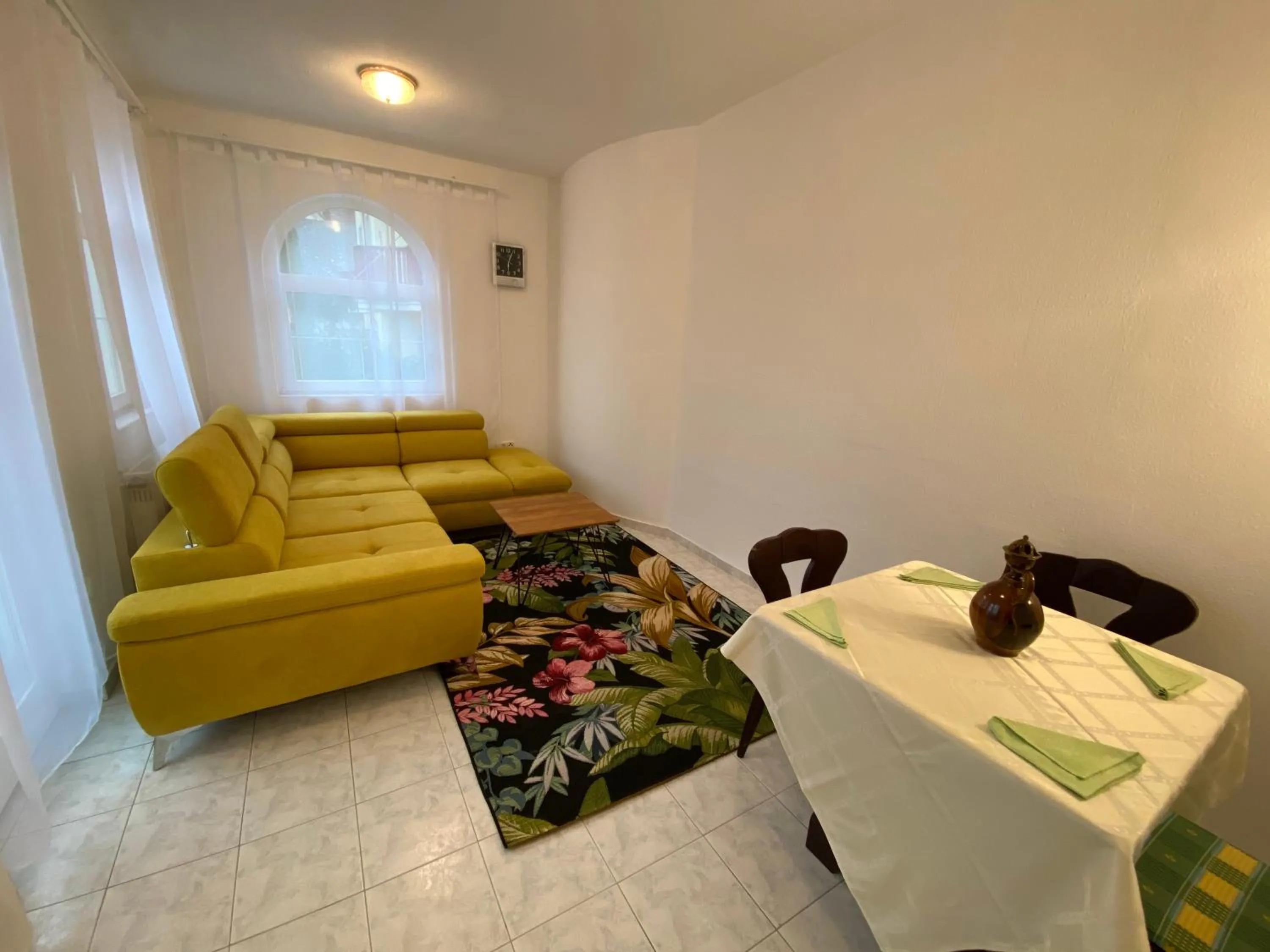 Dining area in Villa Valeria Heviz