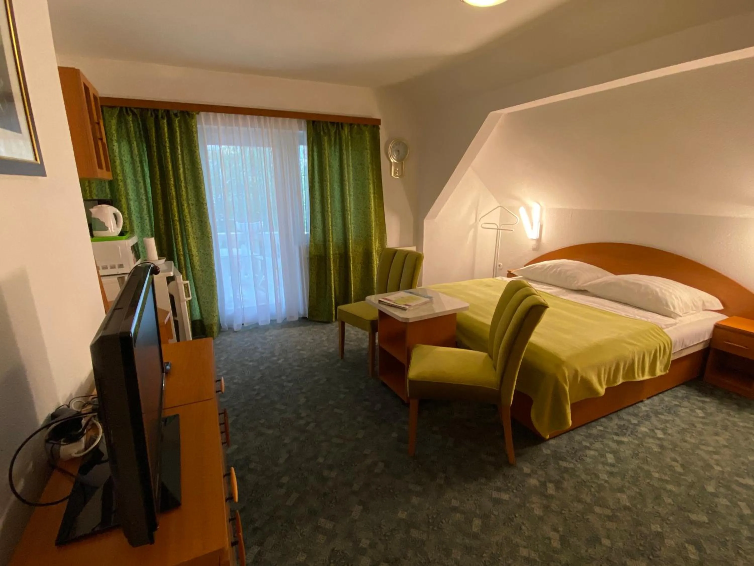 Photo of the whole room, Bed in Villa Valeria Heviz