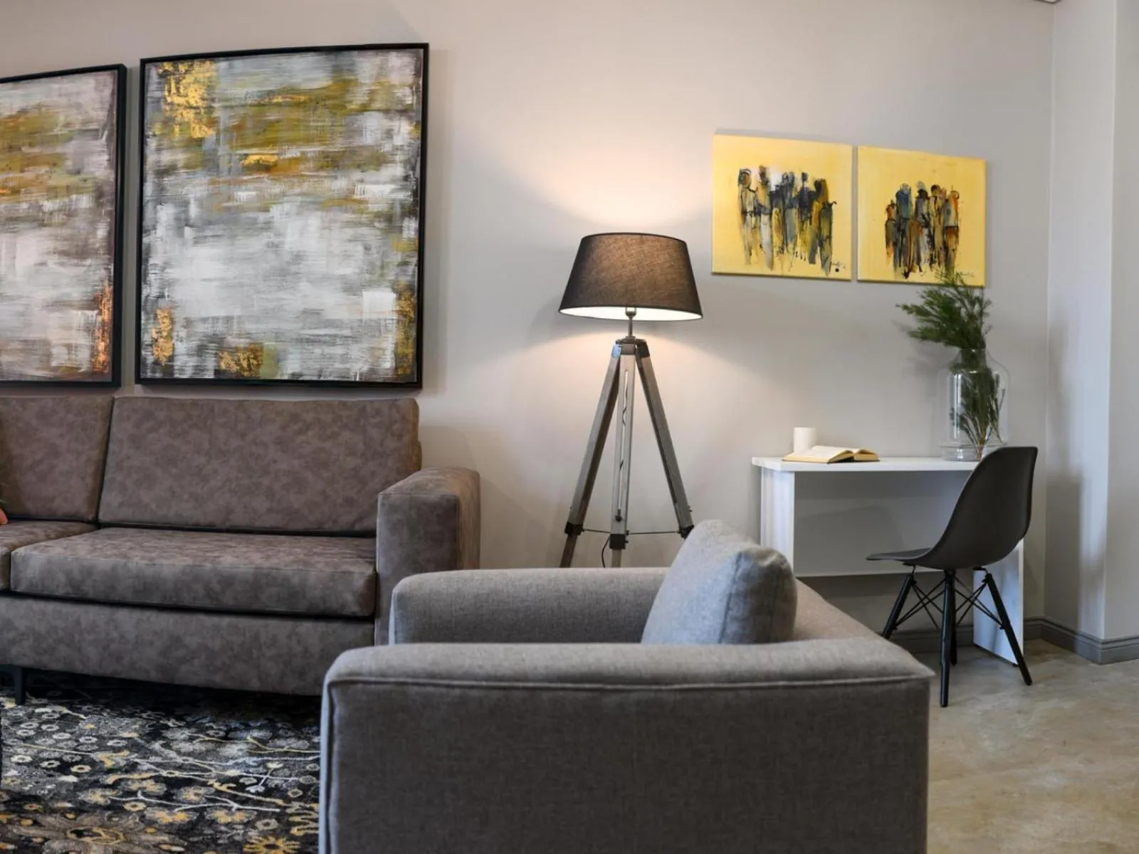 Seating area in Next To Apartment Hotel