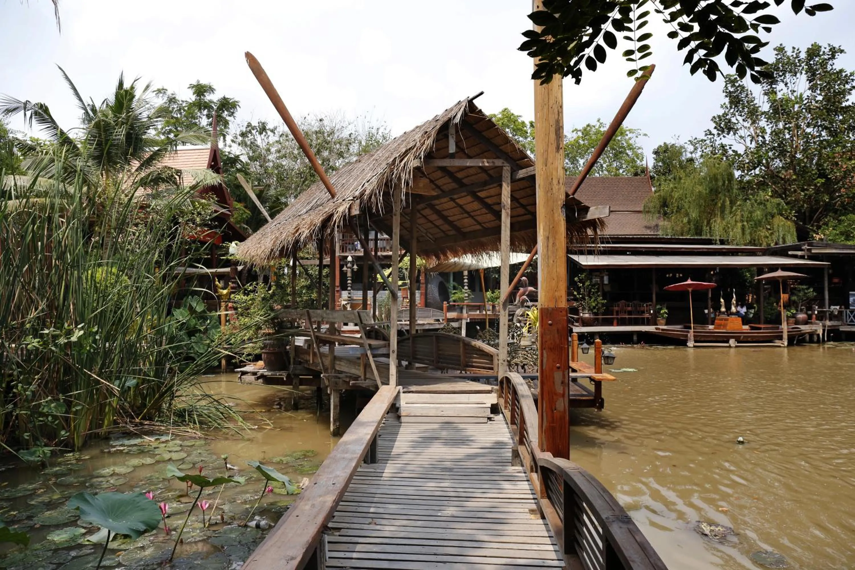 Property building in Ayutthaya retreat