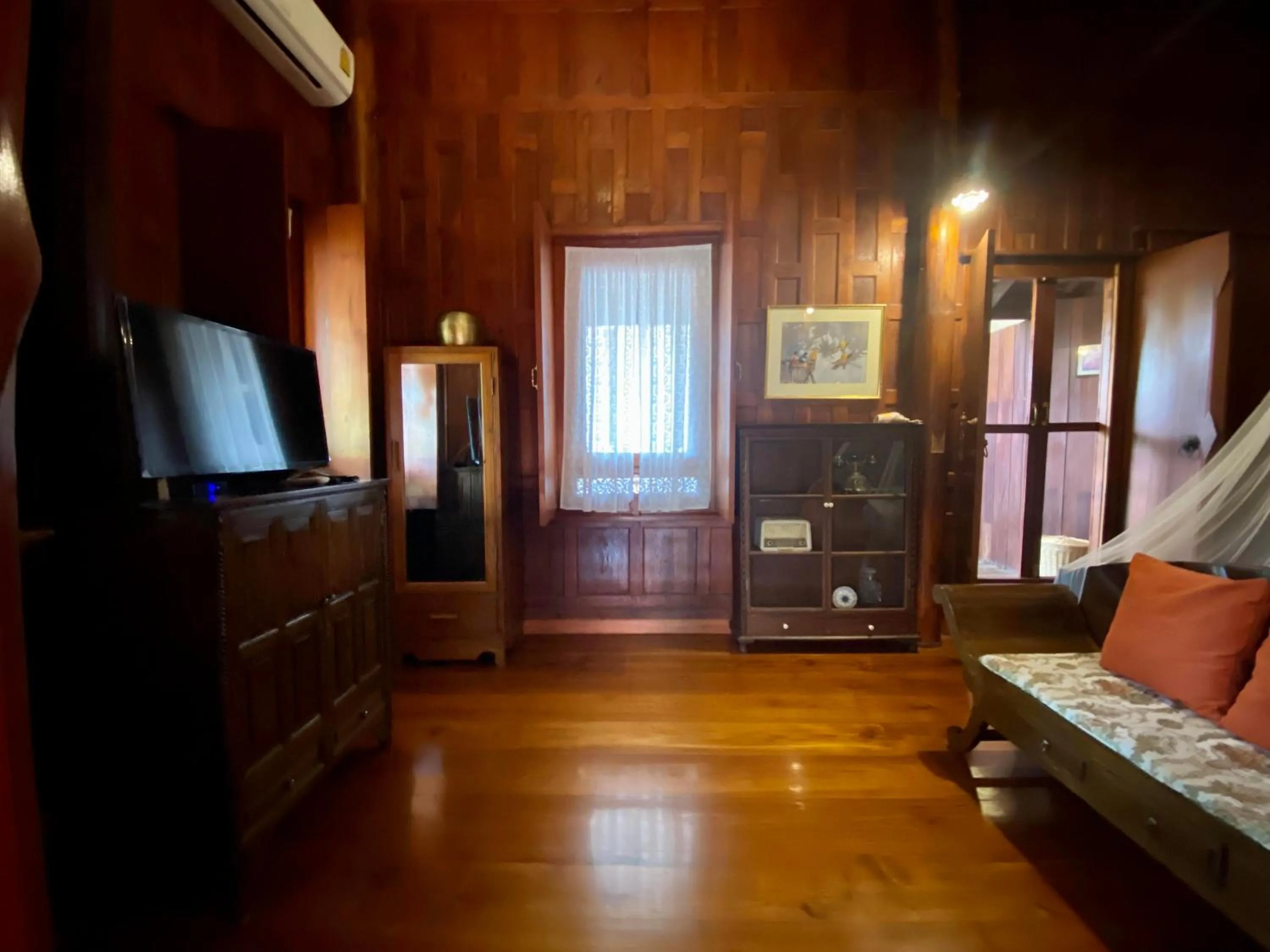 Property building in Ayutthaya retreat