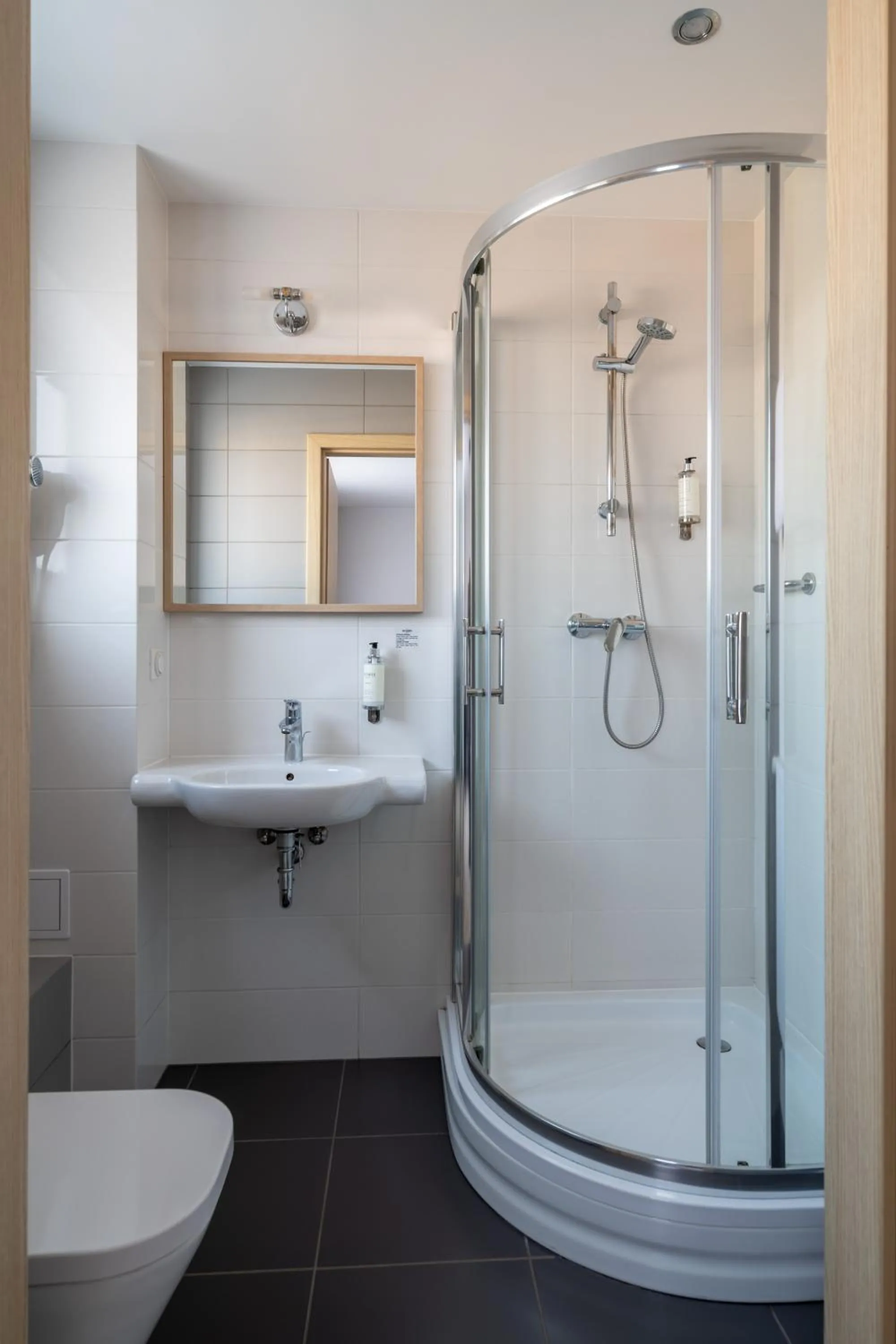 Shower in Antares Hotel