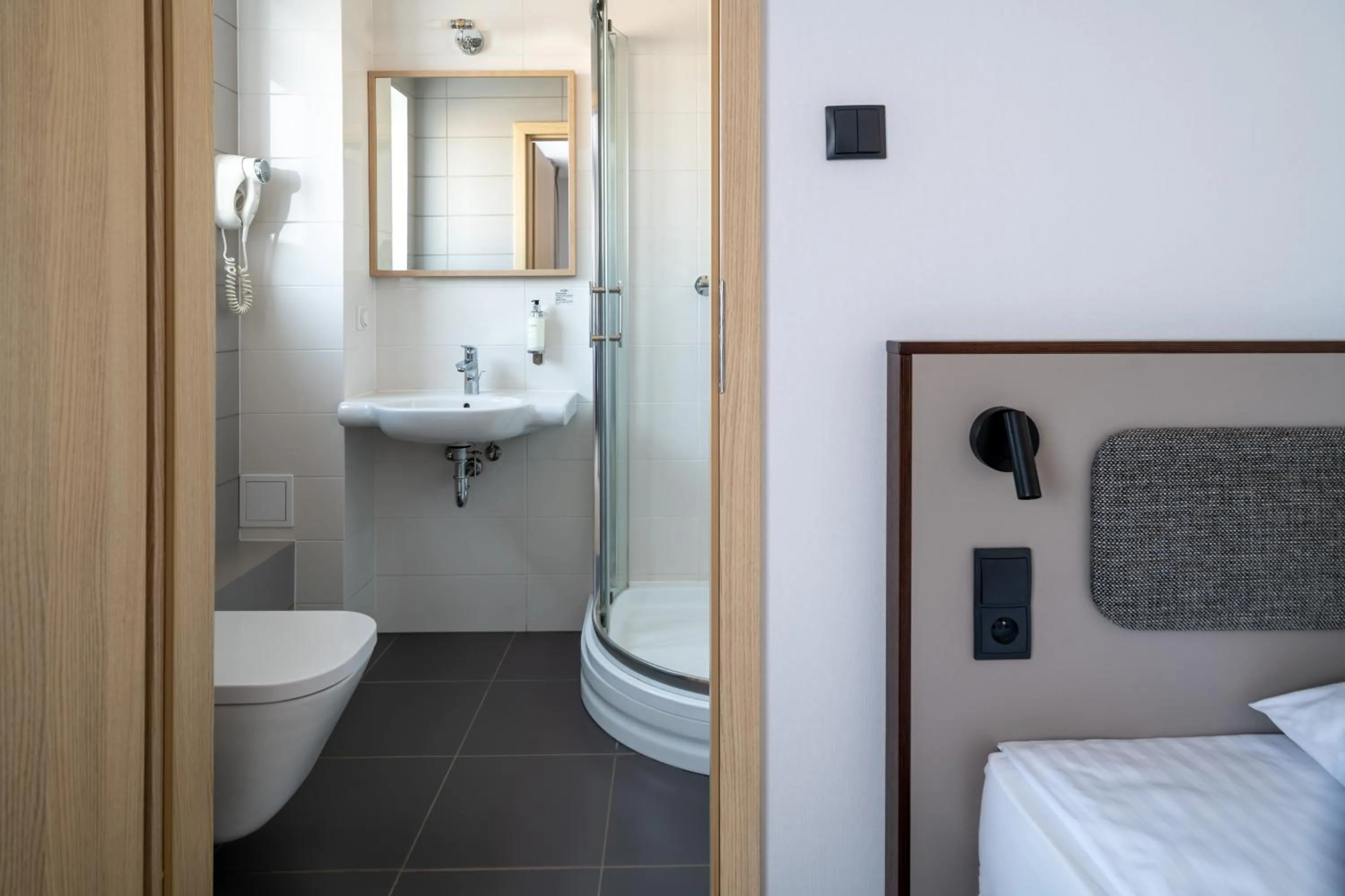 Shower, Bed in Antares Hotel