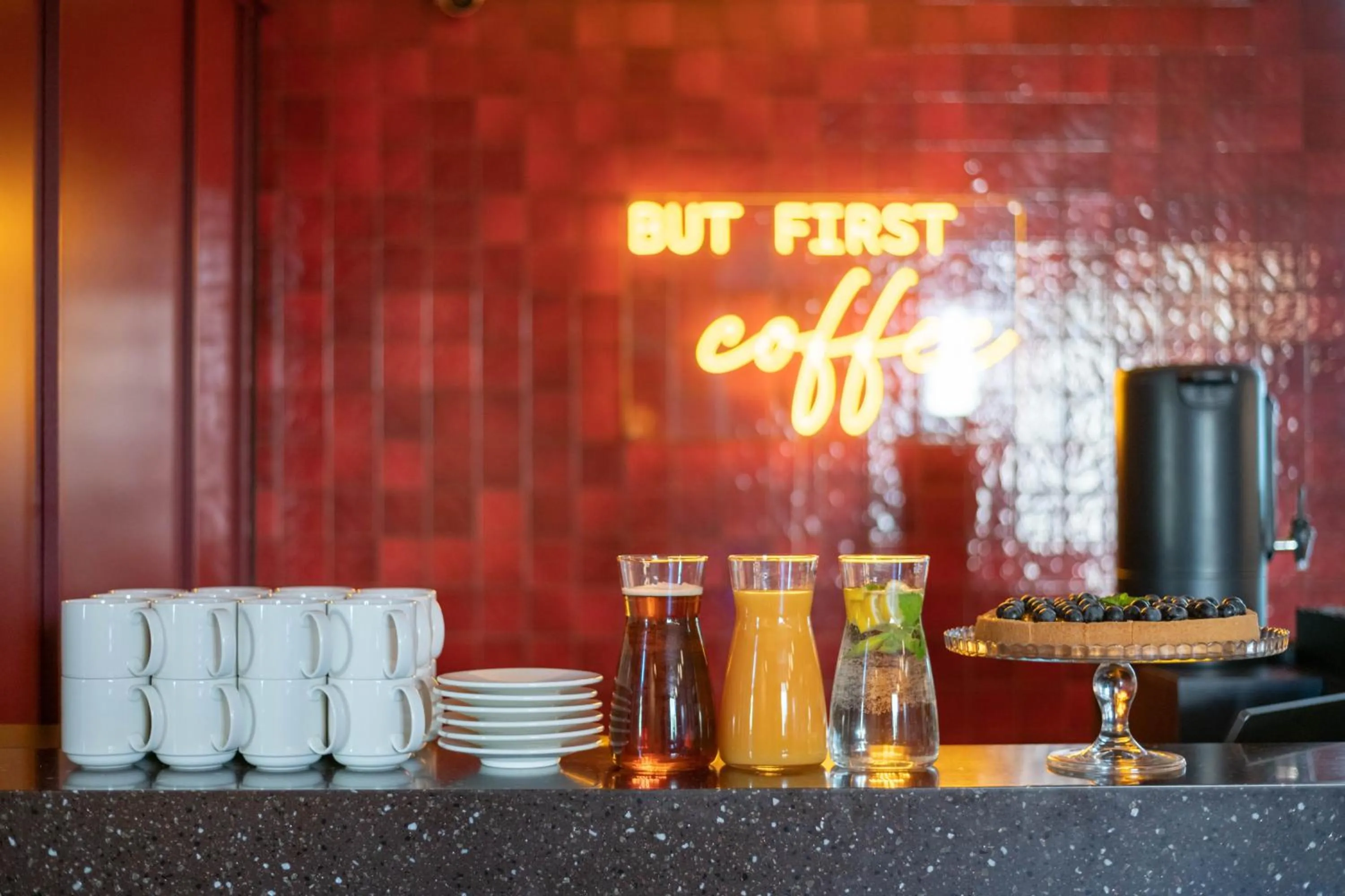 Food and drinks in Antares Hotel