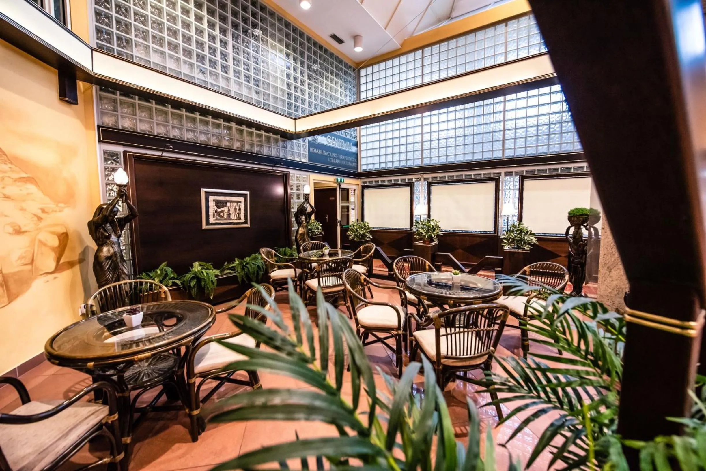 Restaurant/places to eat in Piramida Park Hotel & Wellness