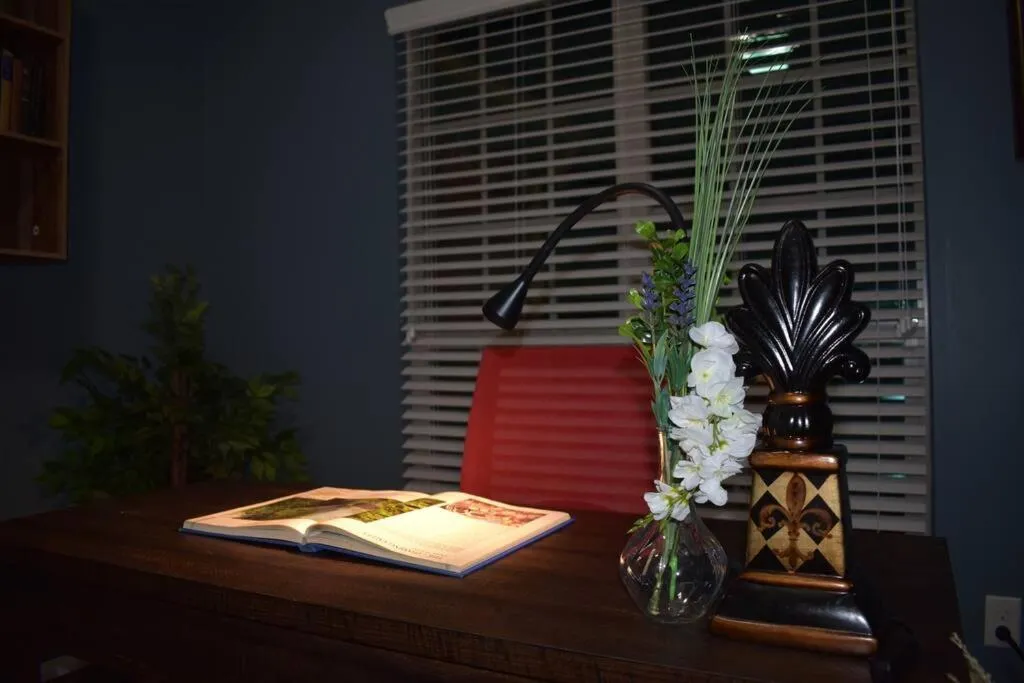 Spacious Conroe Home around 4 miles to the Lake