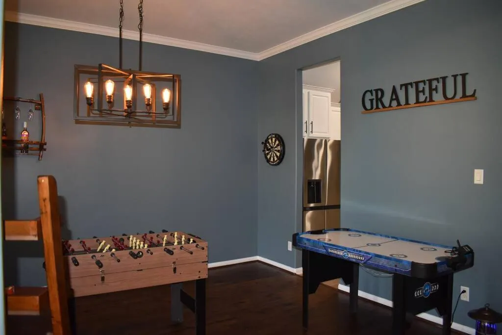 Spacious Conroe Home around 4 miles to the Lake