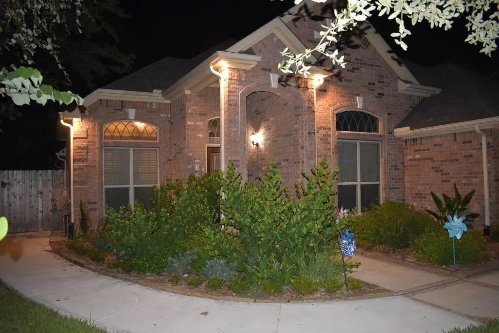 Spacious Conroe Home around 4 miles to the Lake