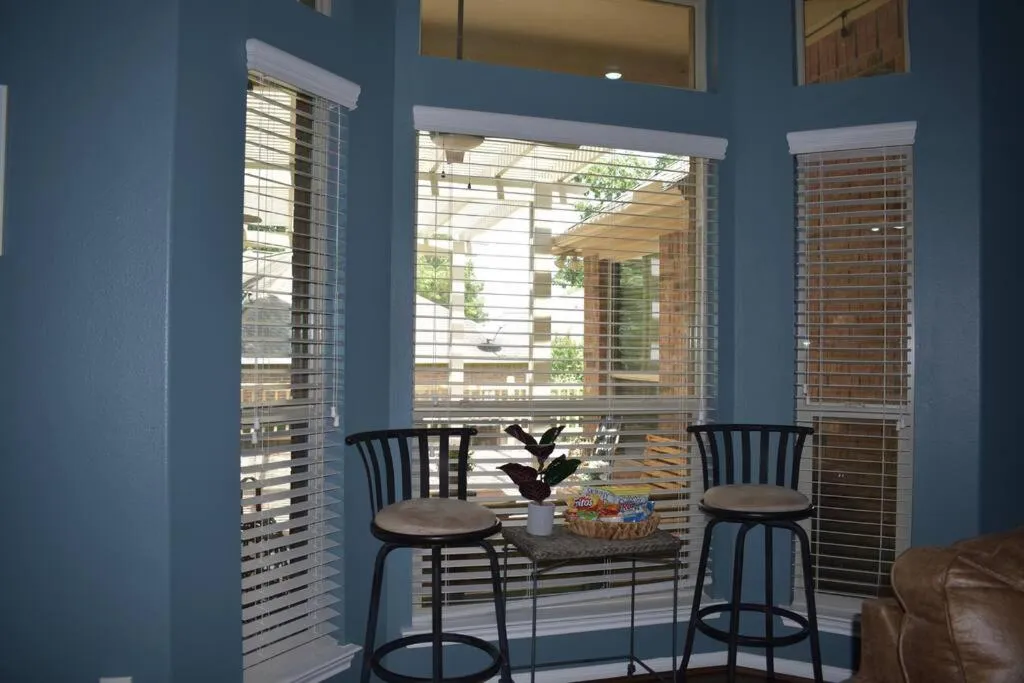 Spacious Conroe Home around 4 miles to the Lake