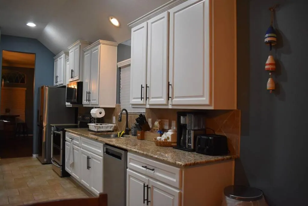 Spacious Conroe Home around 4 miles to the Lake