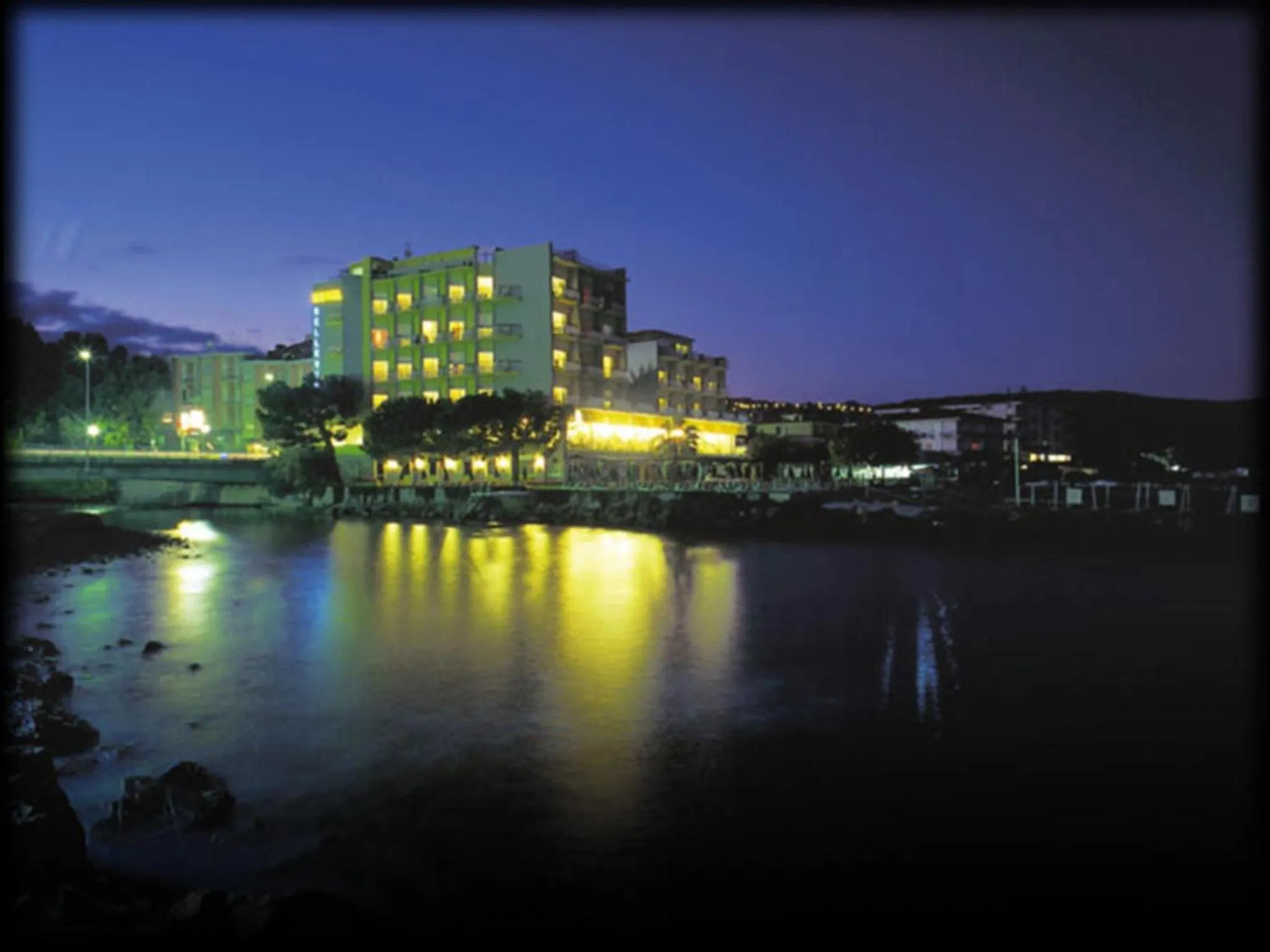 Property building in Hotel Bellevue Et Mediterranée
