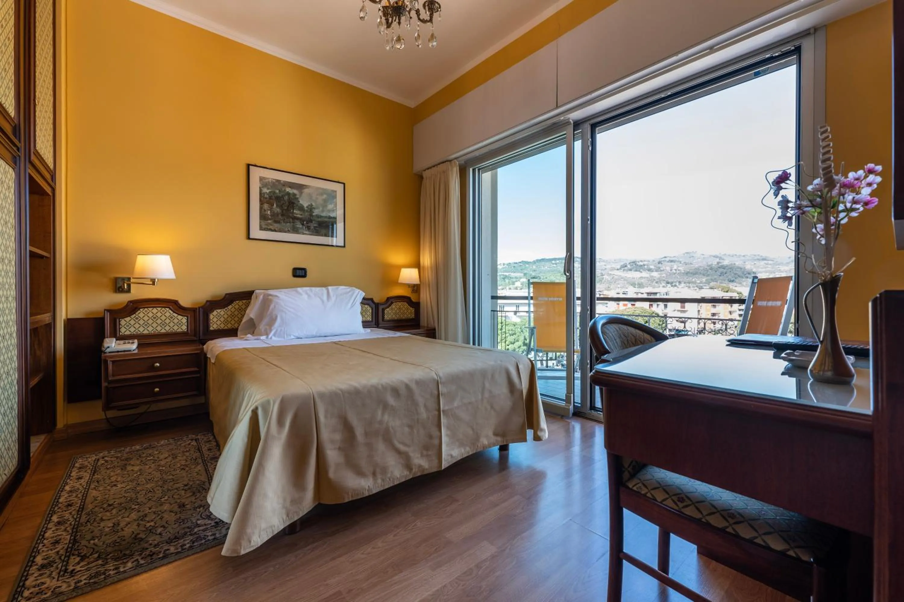 Bed in Hotel Bellevue Et Mediterranée