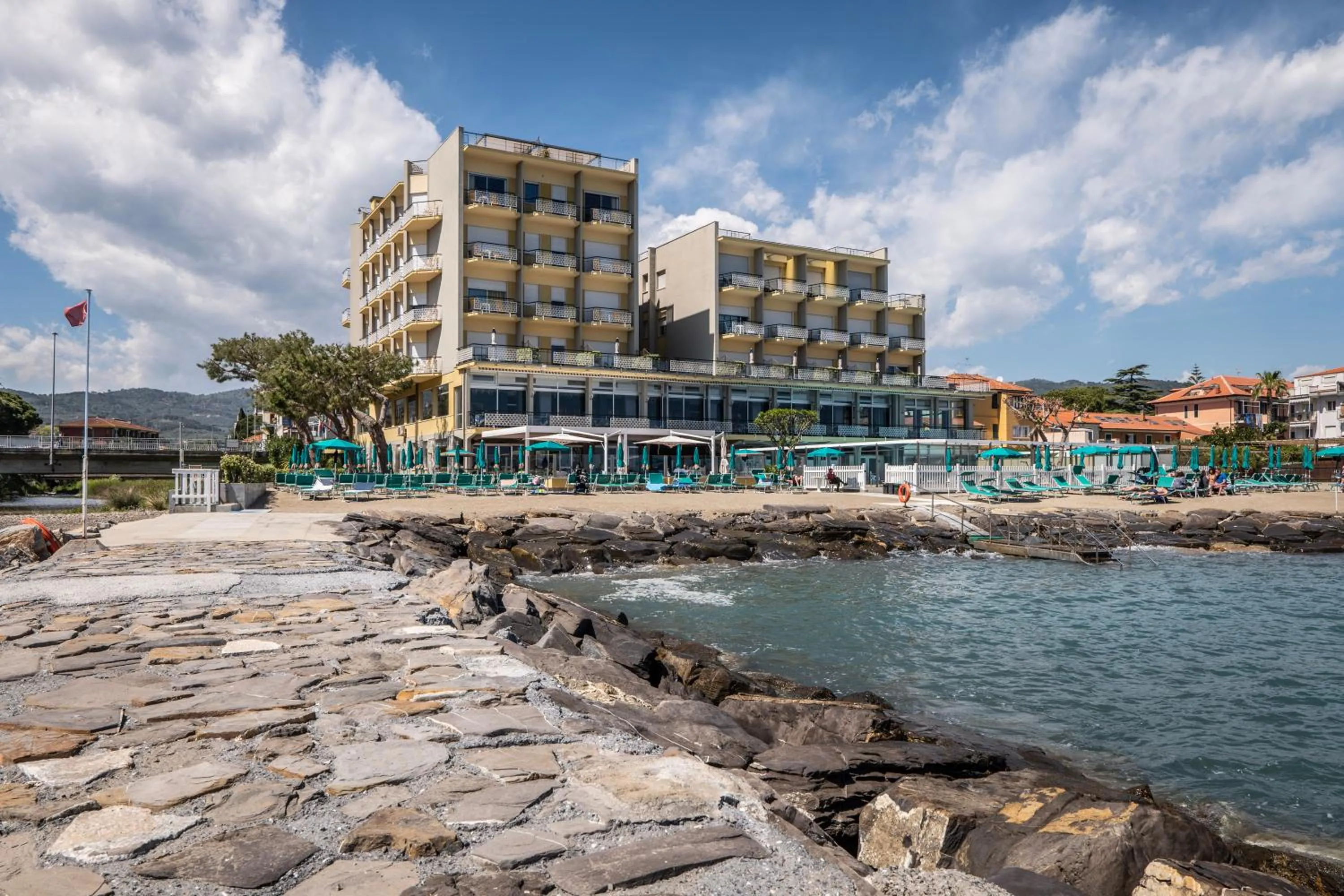 Property building in Hotel Bellevue Et Mediterranée