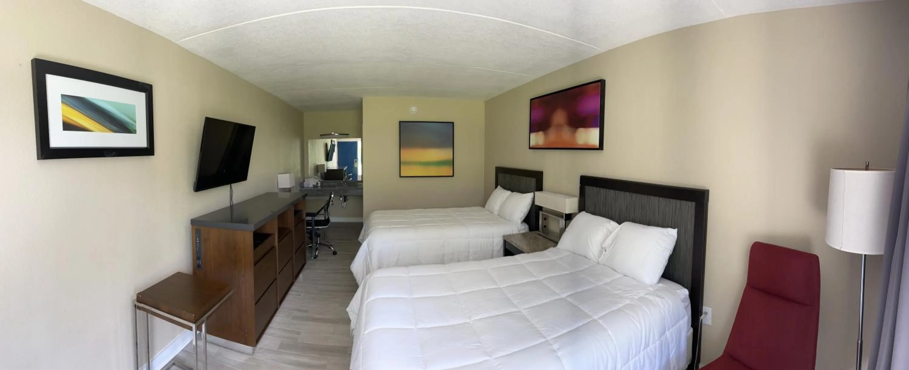 Photo of the whole room in Econo Lodge