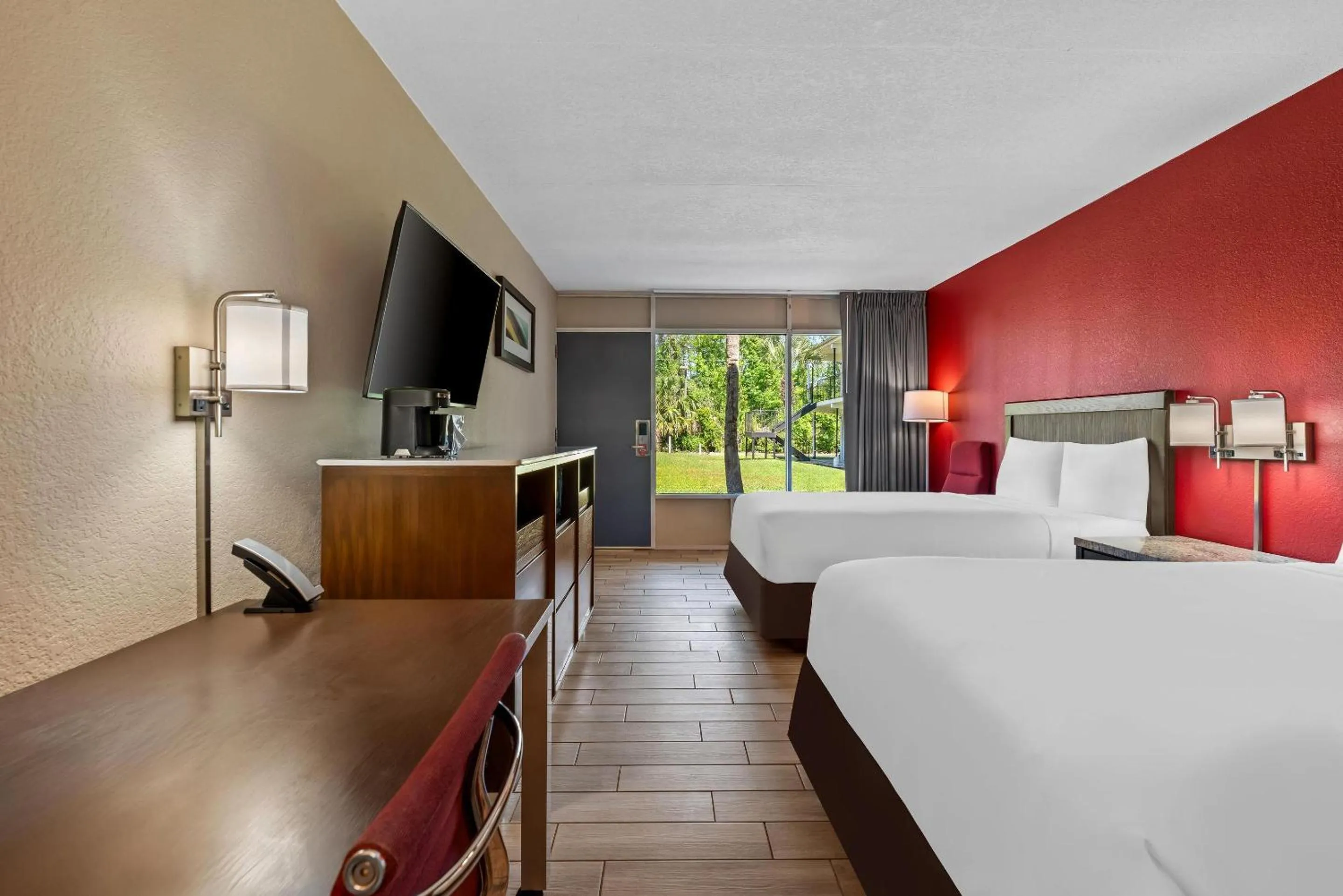 Bedroom in Econo Lodge