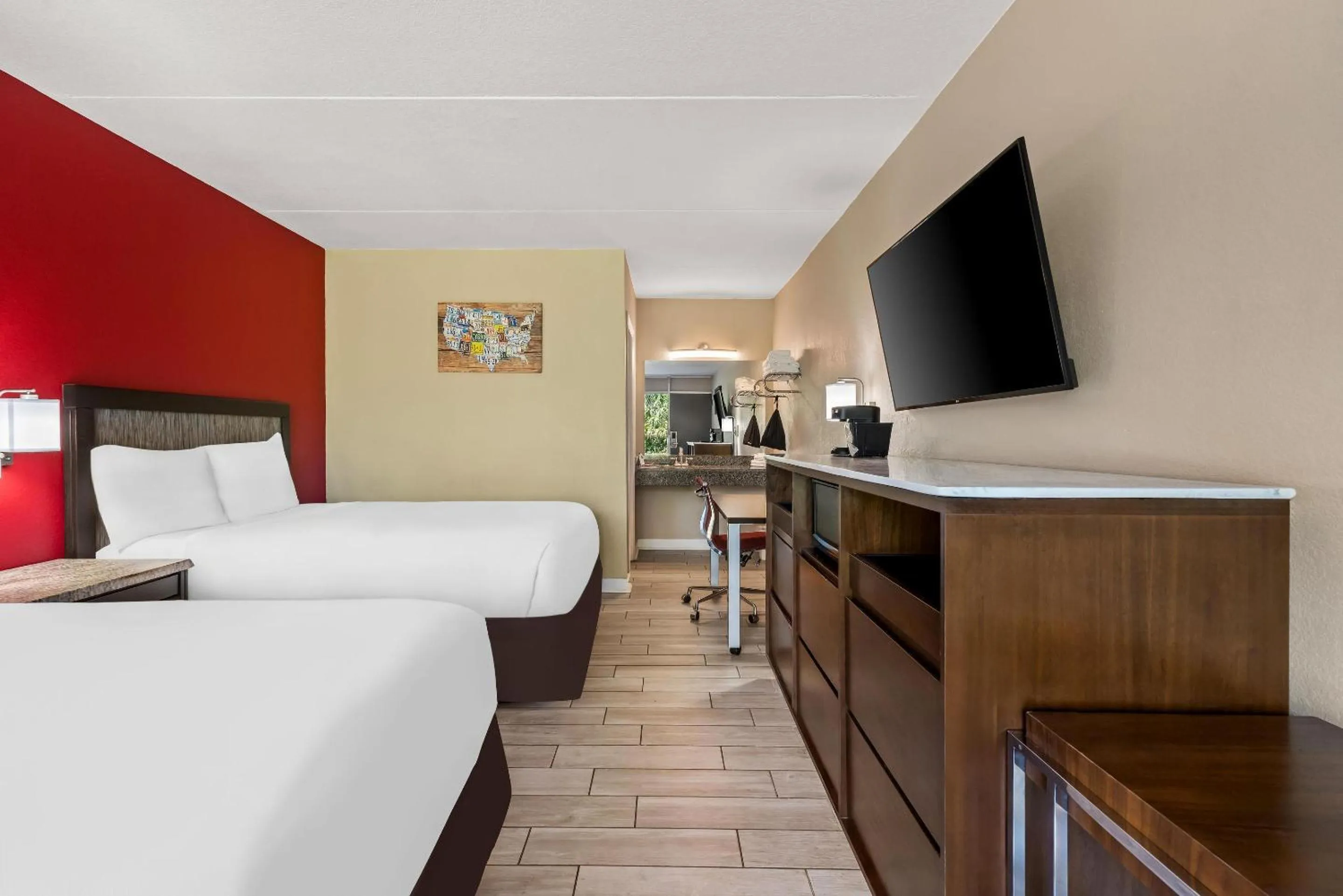 Bedroom in Econo Lodge