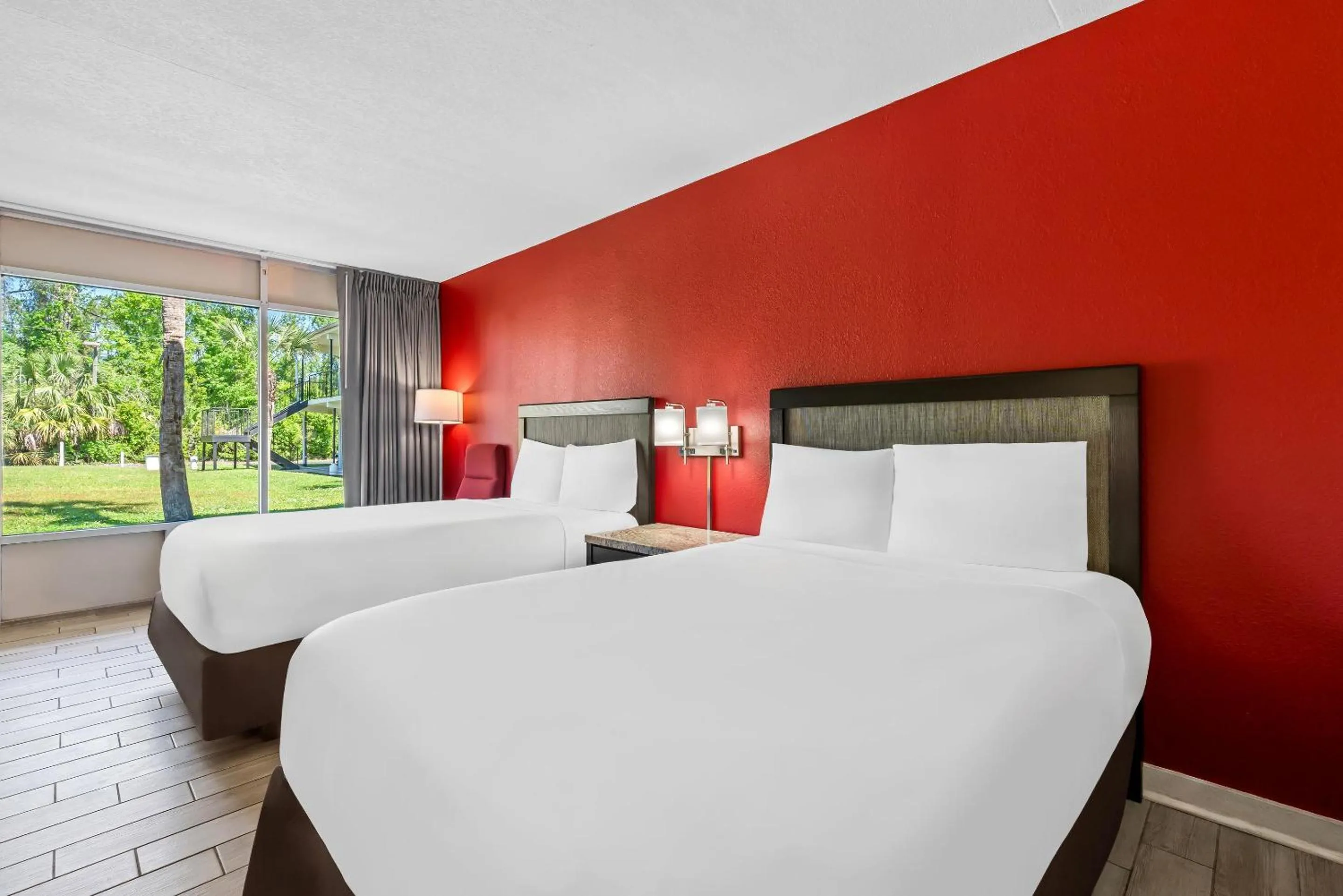 Bedroom in Econo Lodge