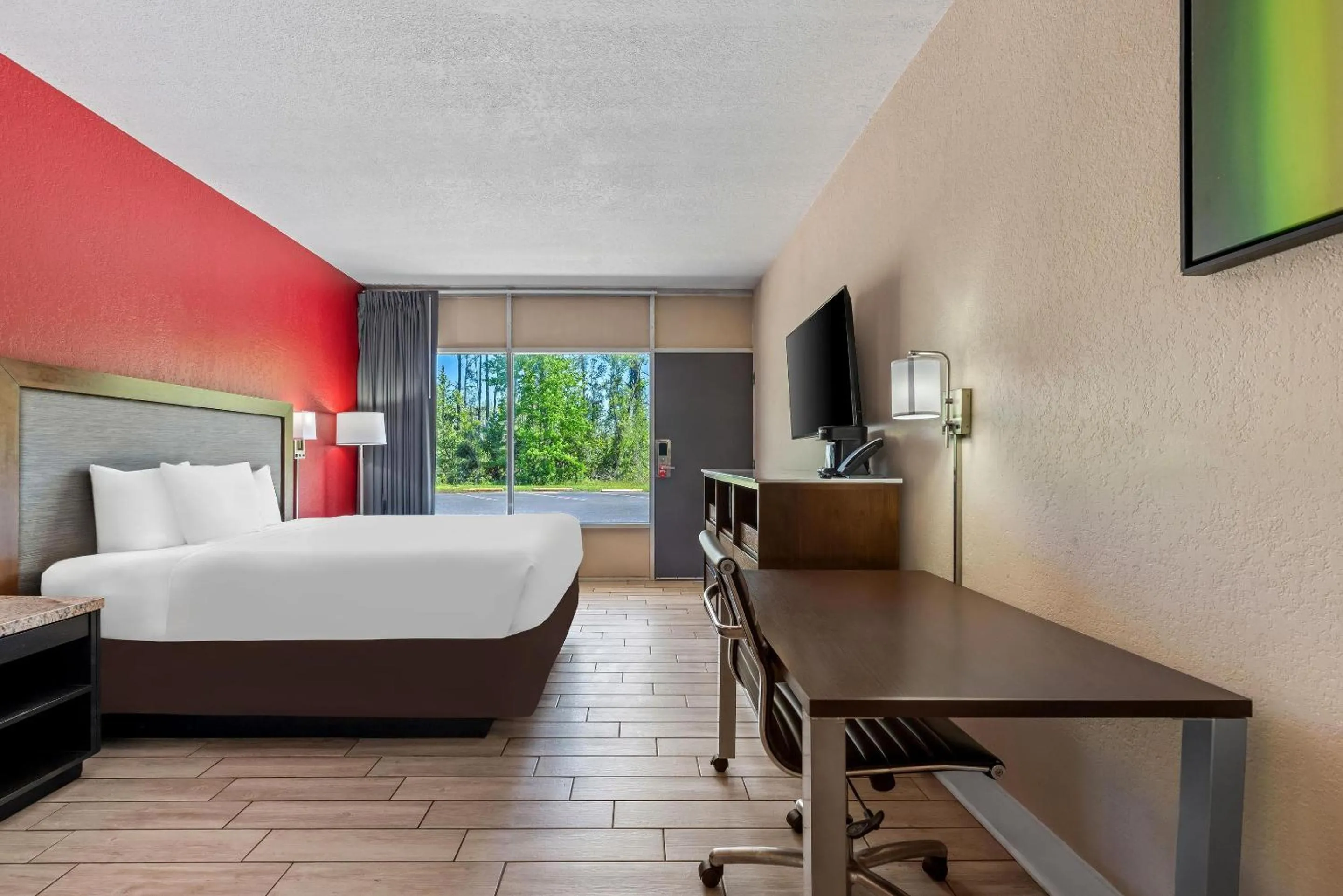 Bedroom in Econo Lodge