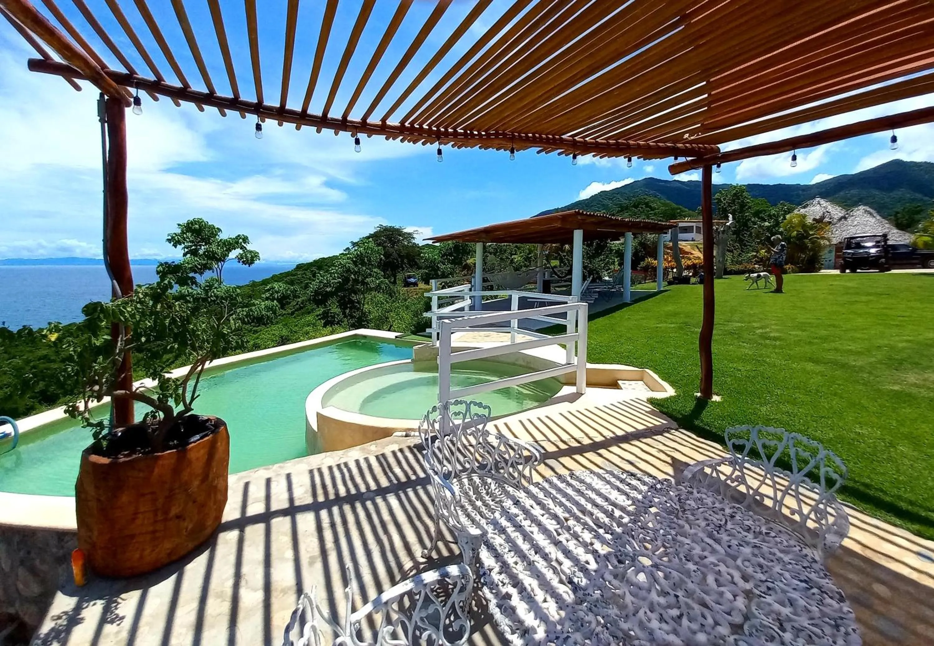 Swimming pool in Treasure by the Sea Resort - Happy Hill