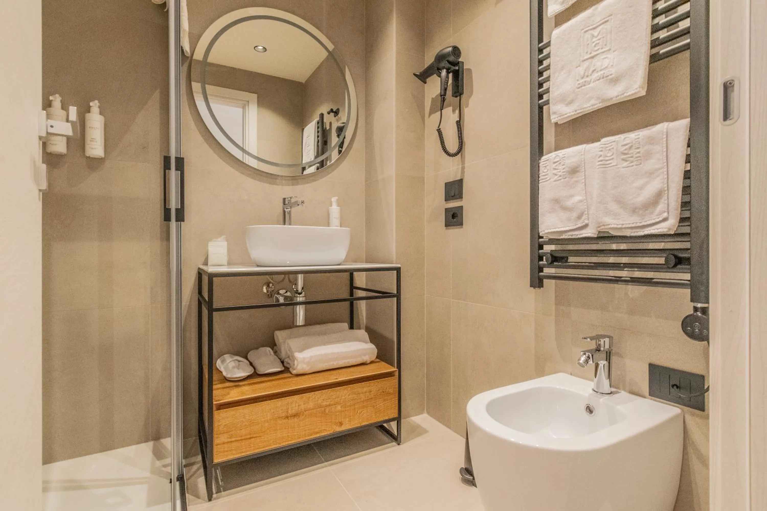 Bedroom in Madi city Hotel