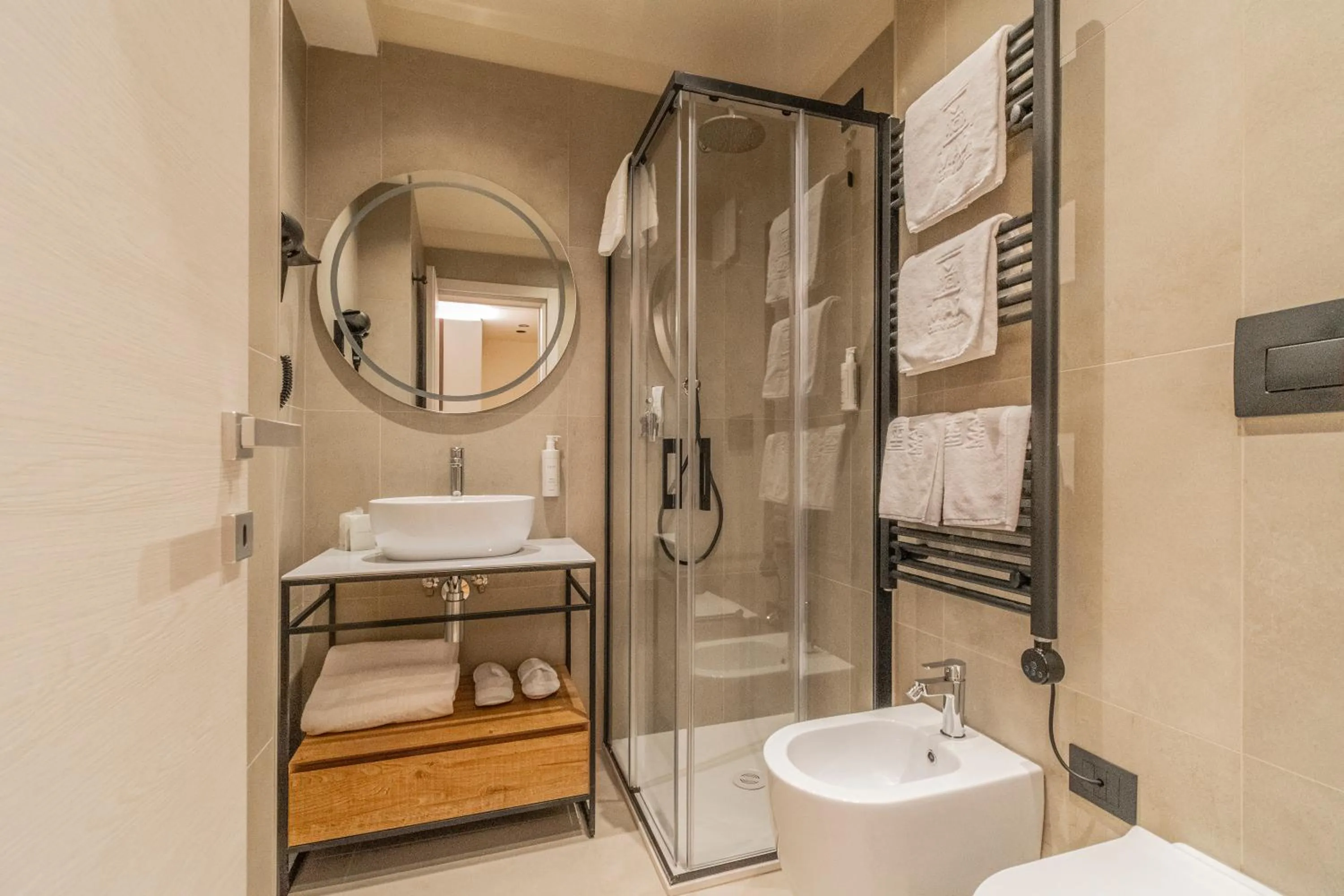 Shower in Madi city Hotel