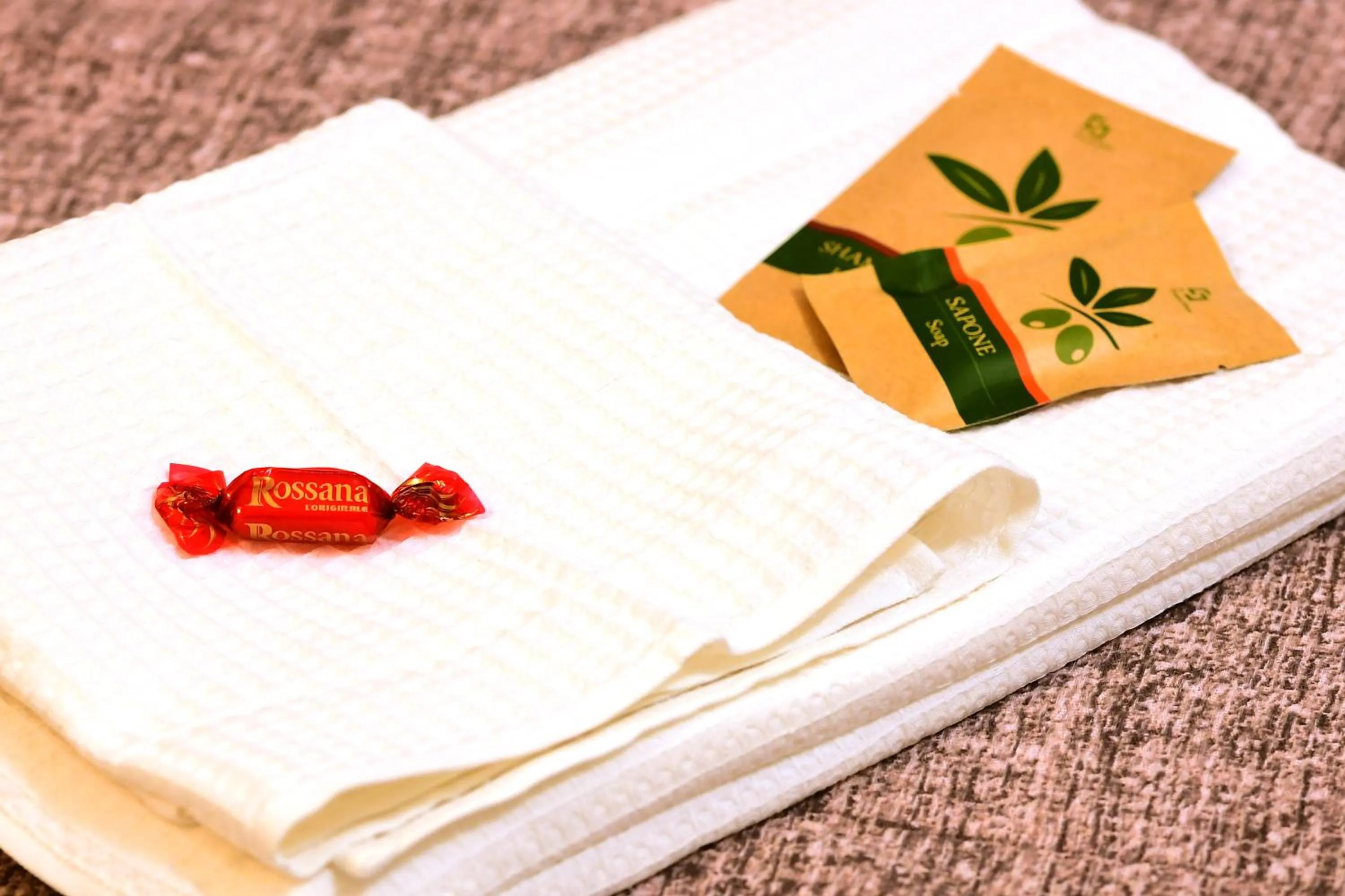 towels in Little Italy Hostel Ex Chiesa S Donato