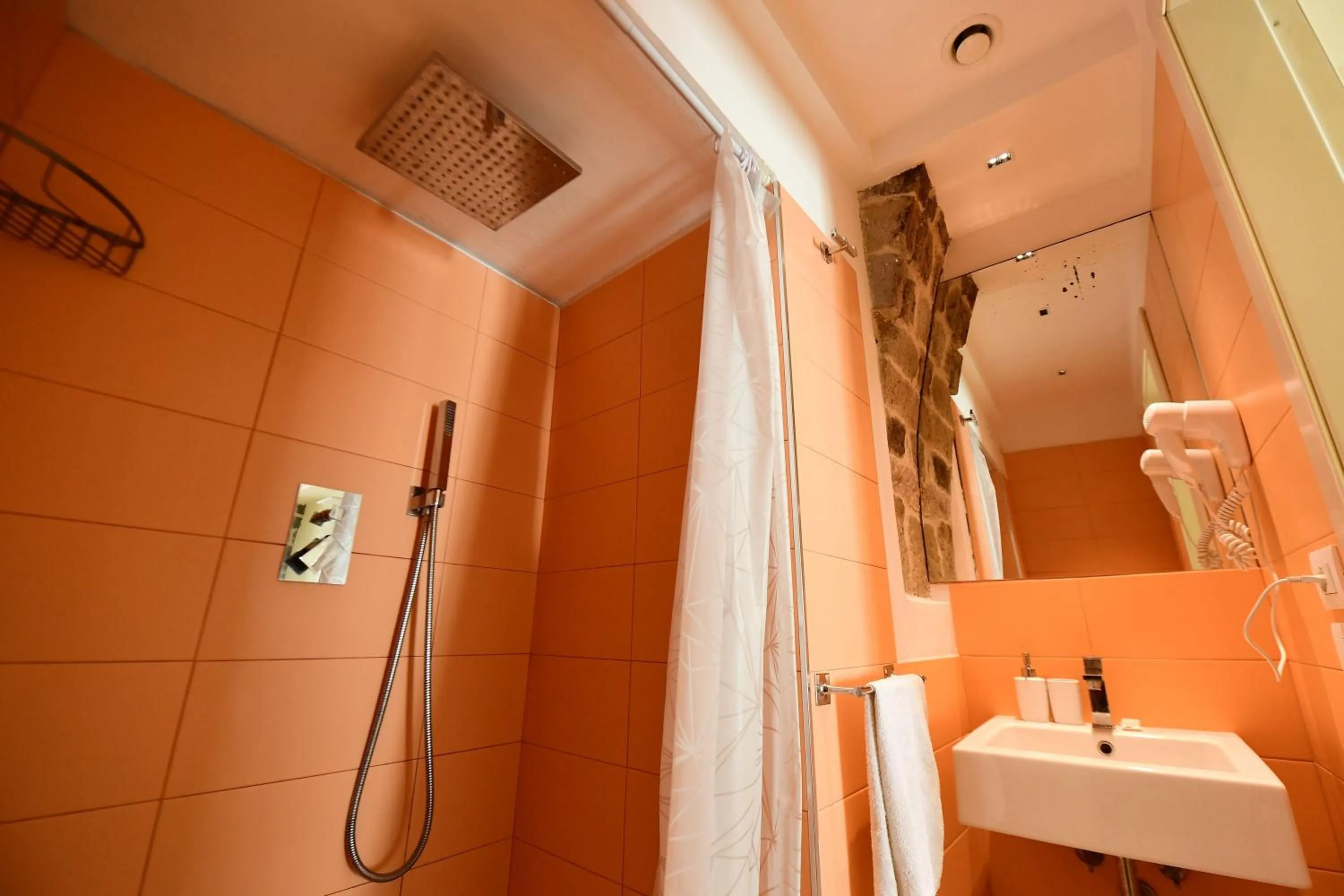 Shower in Little Italy Hostel Ex Chiesa S Donato