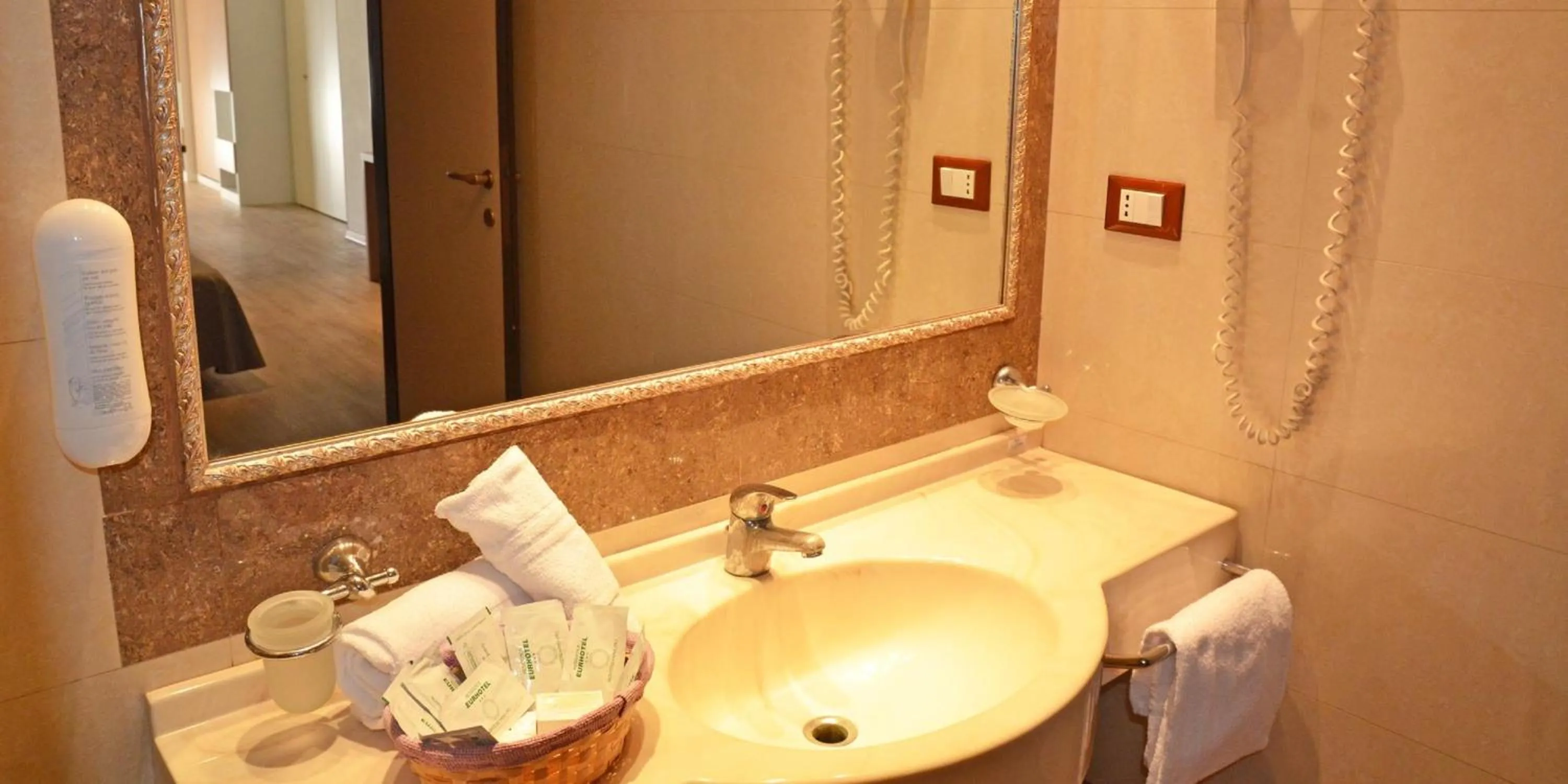 Bathroom in Grand Eurhotel