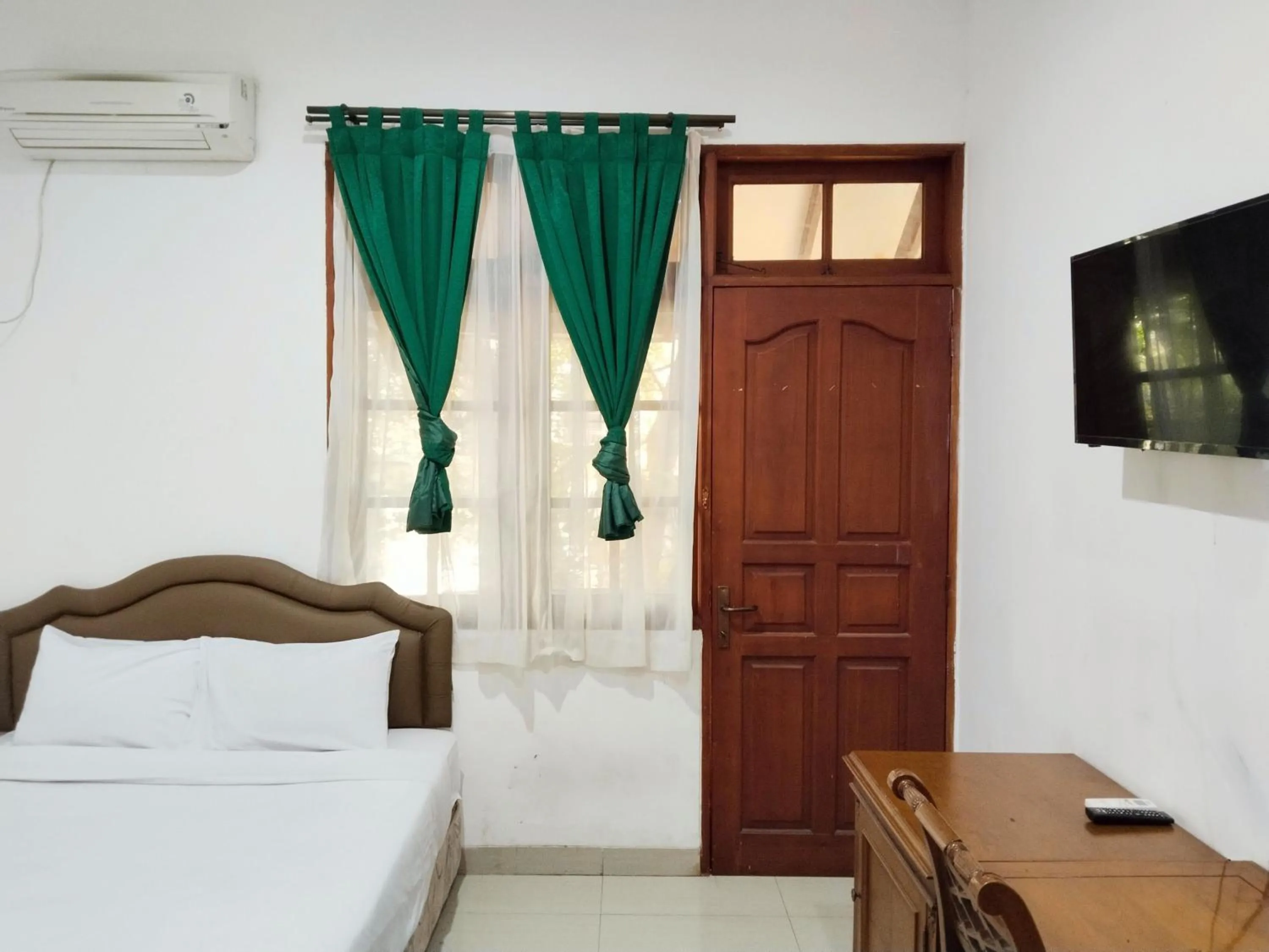 Bed in DeKuningan House