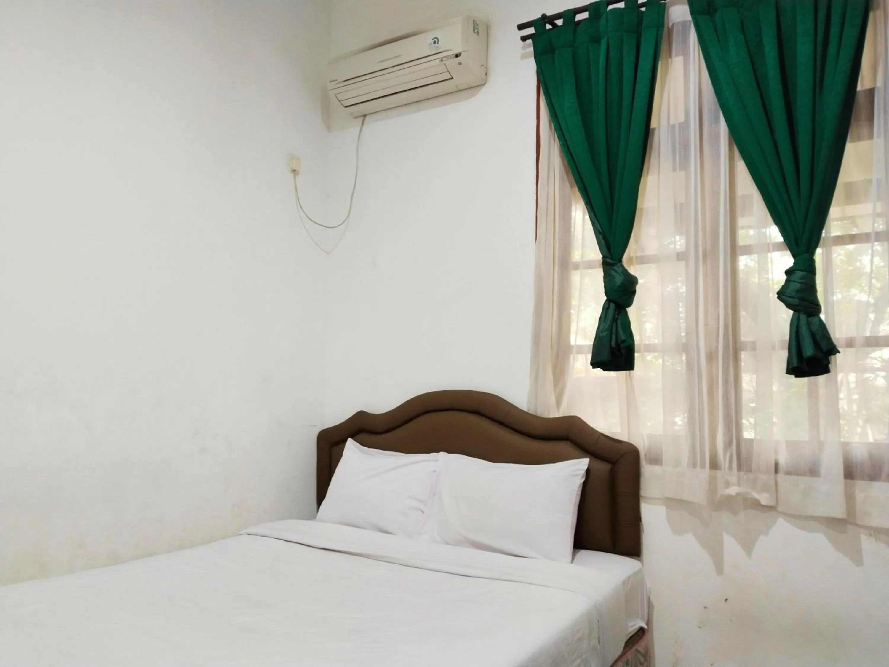 Bed in DeKuningan House