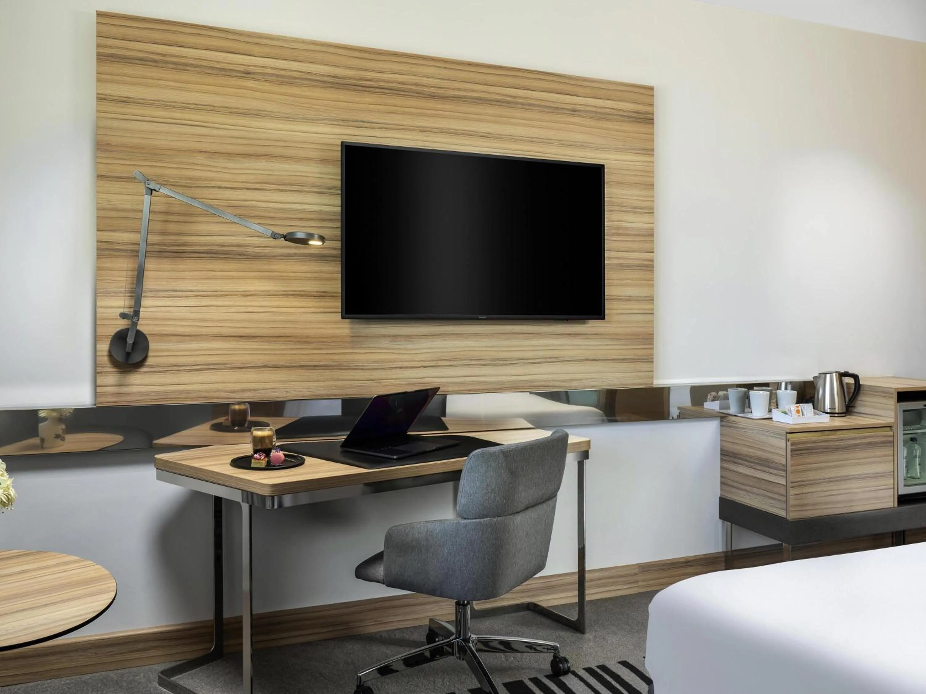 Photo of the whole room in Novotel Istanbul Zeytinburnu