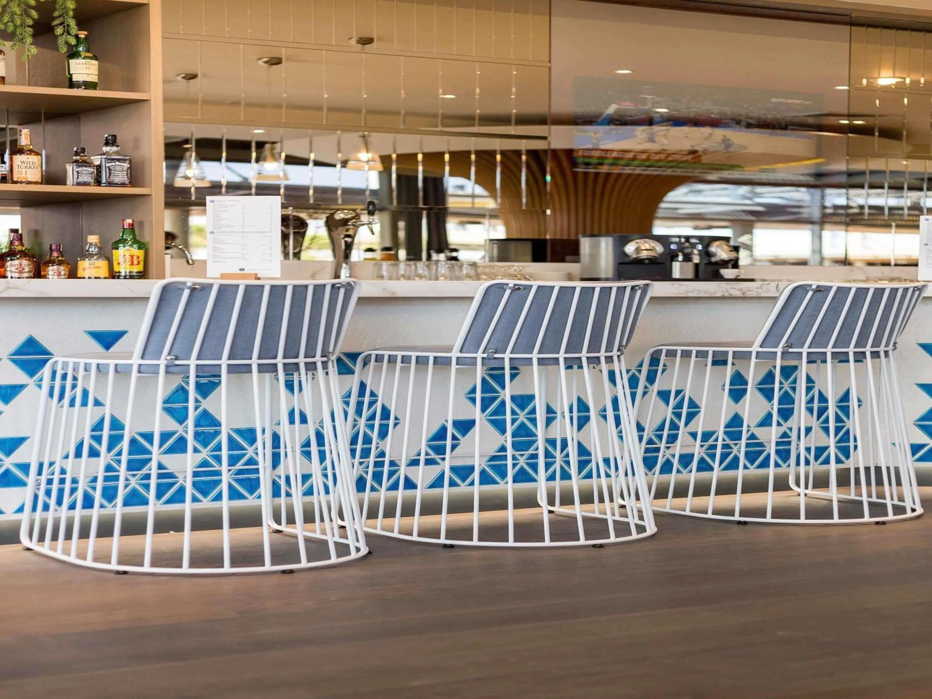 Lounge or bar in Novotel Istanbul Zeytinburnu