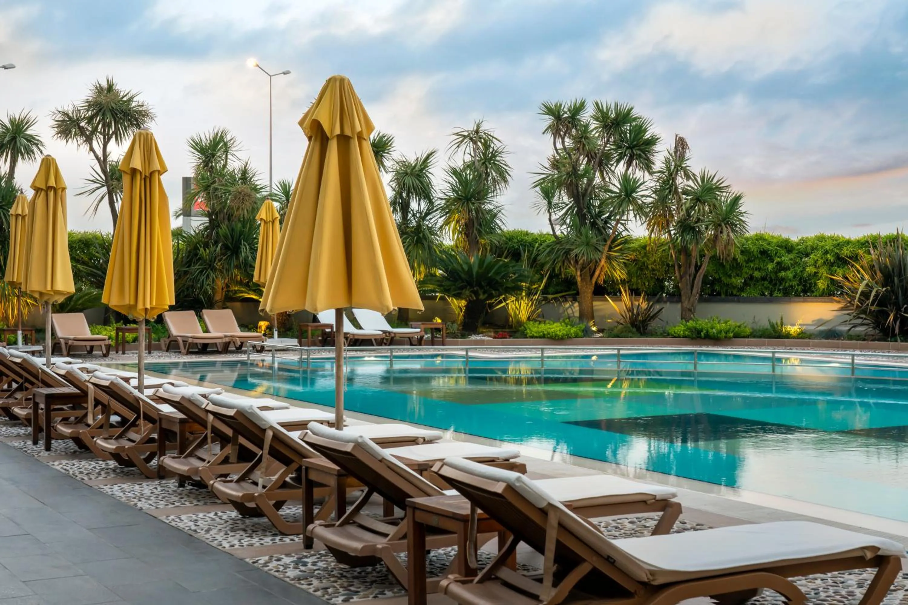 Swimming pool in Novotel Istanbul Zeytinburnu