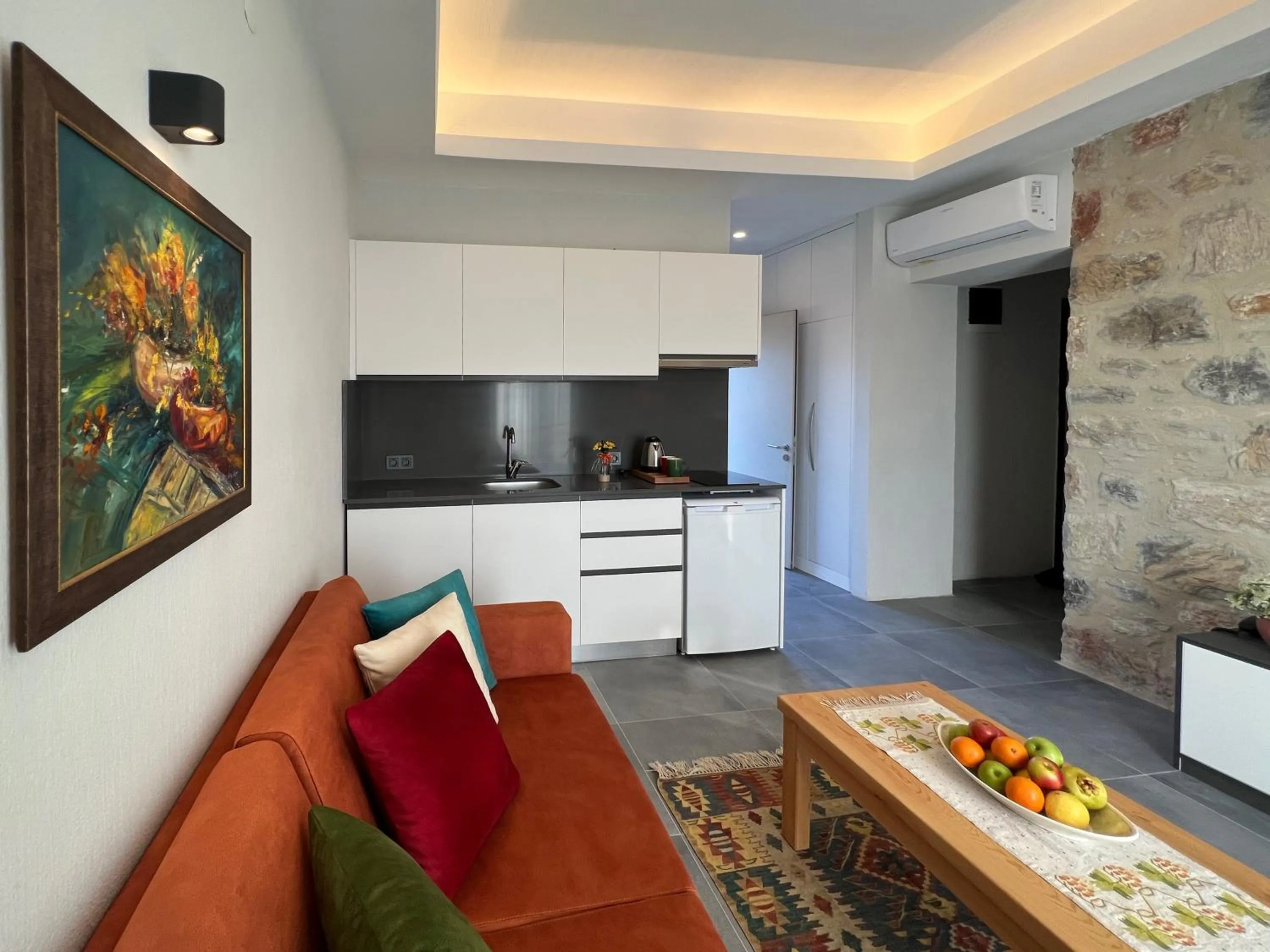 Kitchen or kitchenette in DADYA BORA HOTEL