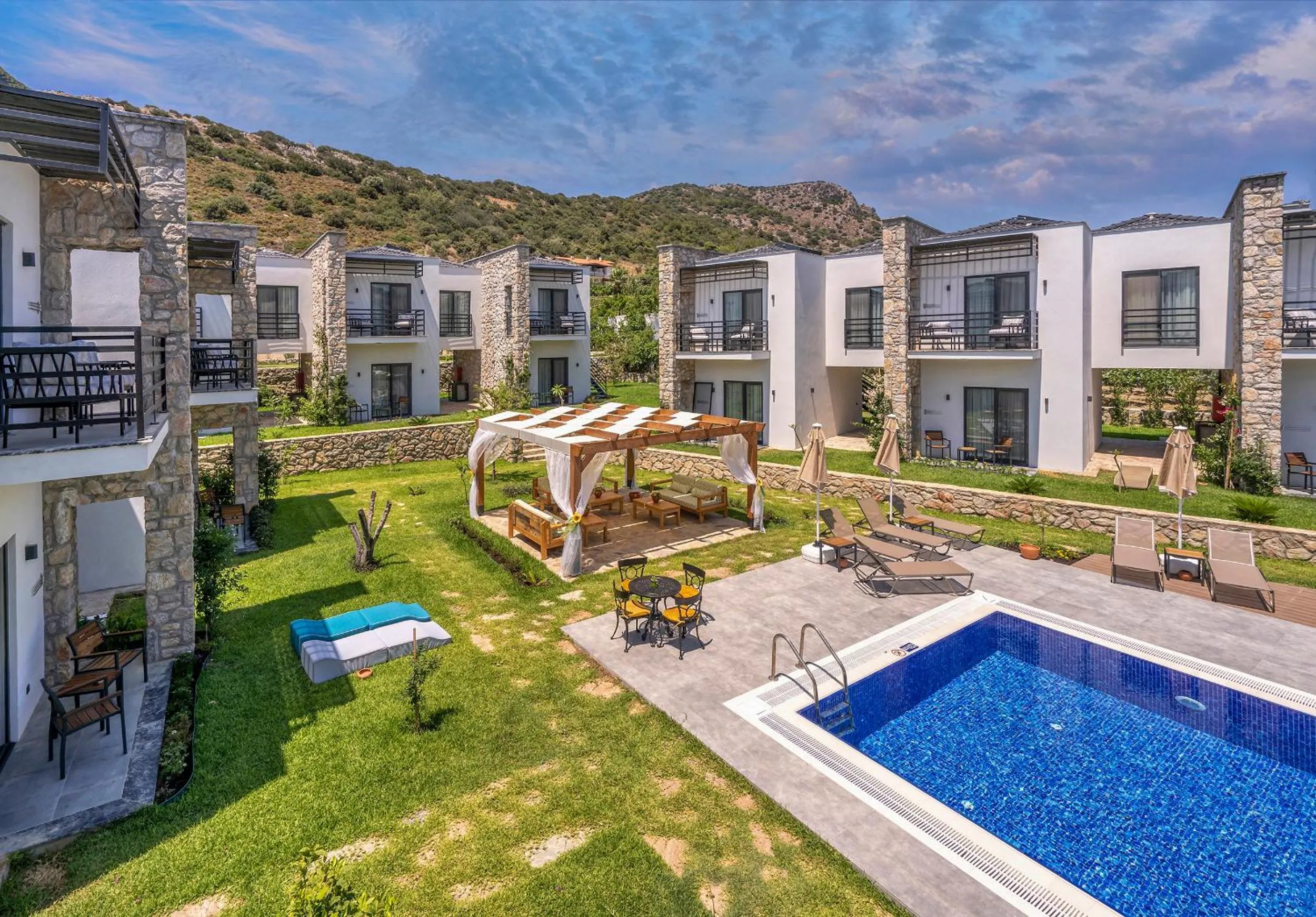 Garden view in DADYA BORA HOTEL