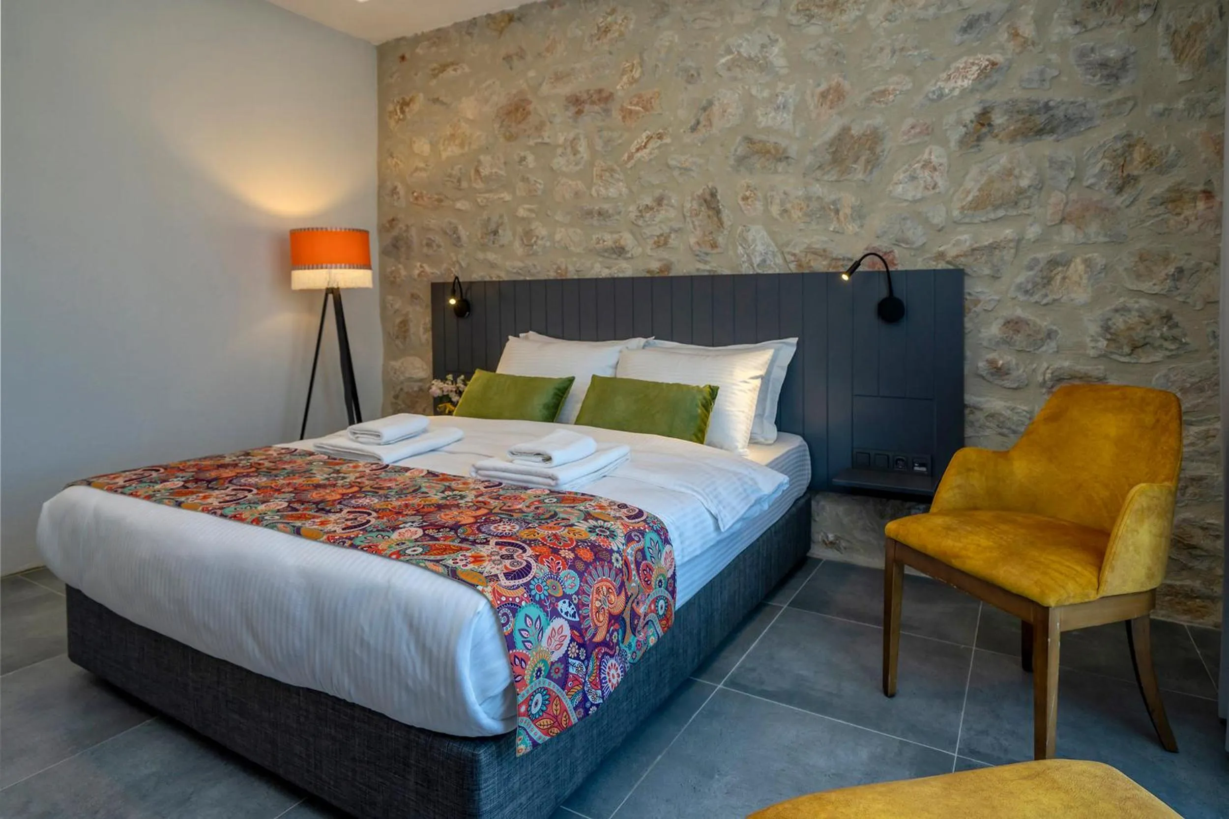 Bed in DADYA BORA HOTEL