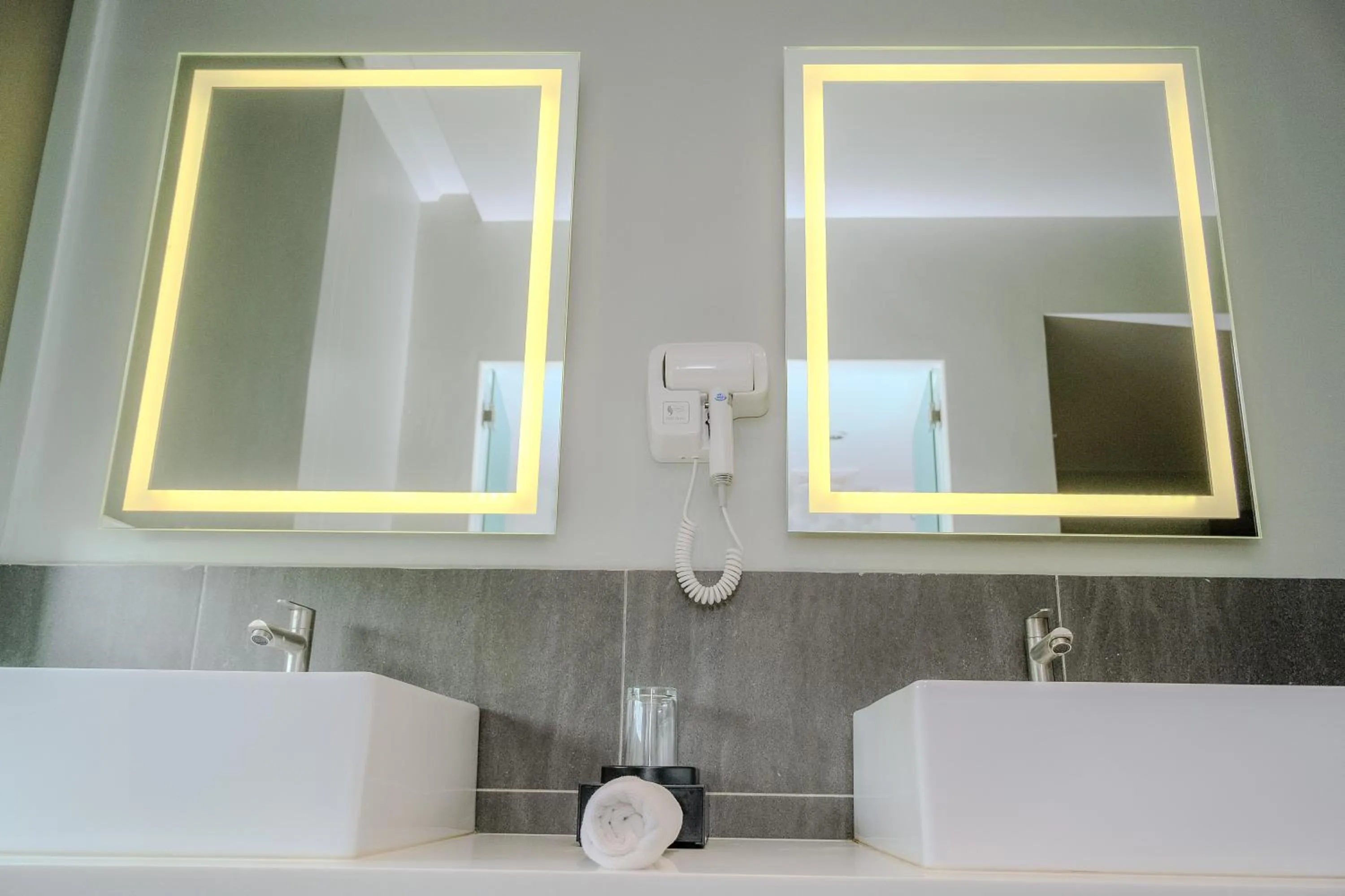 Bathroom in NB HOTEL