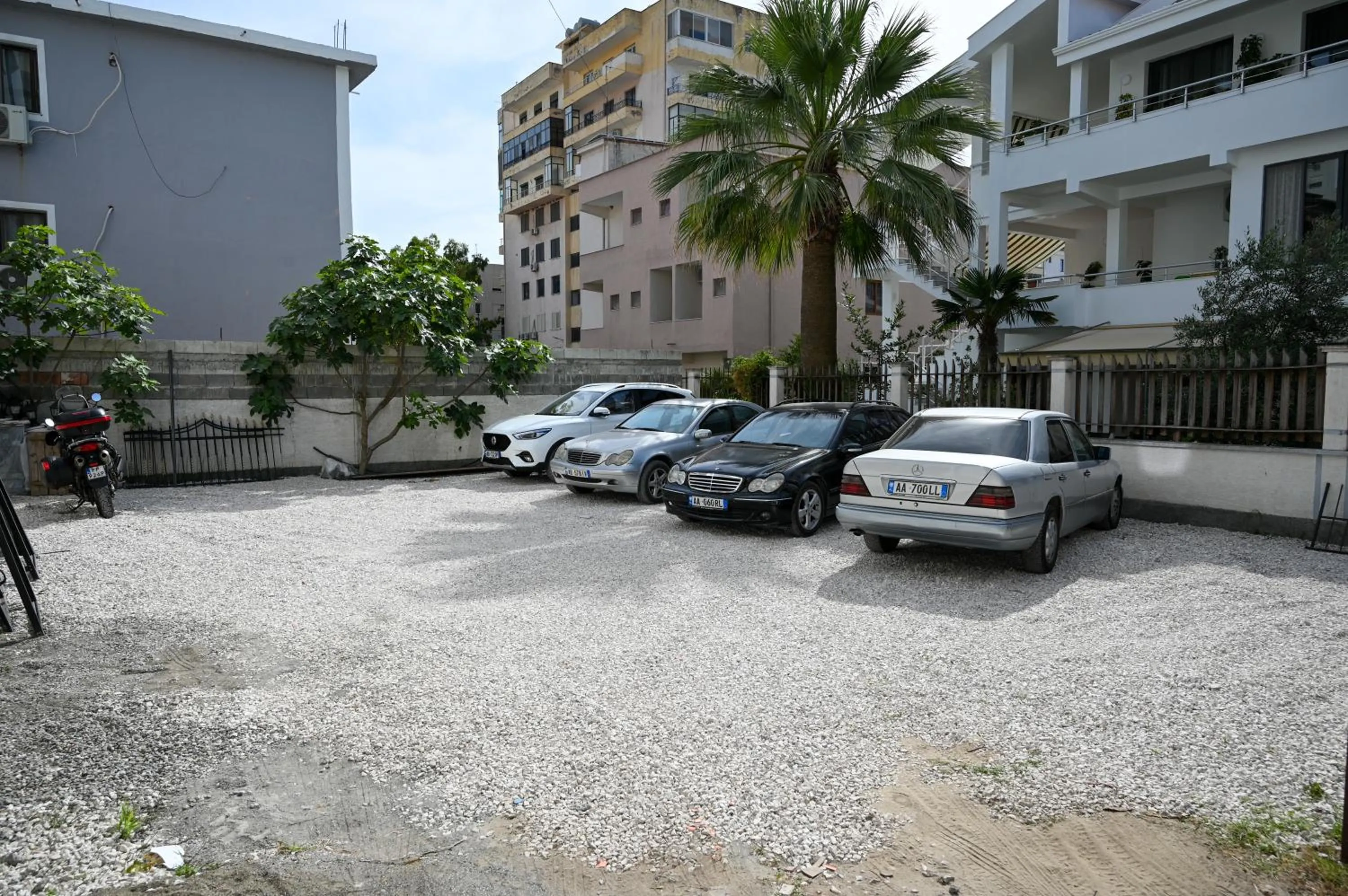 Parking in MondurO Hotel