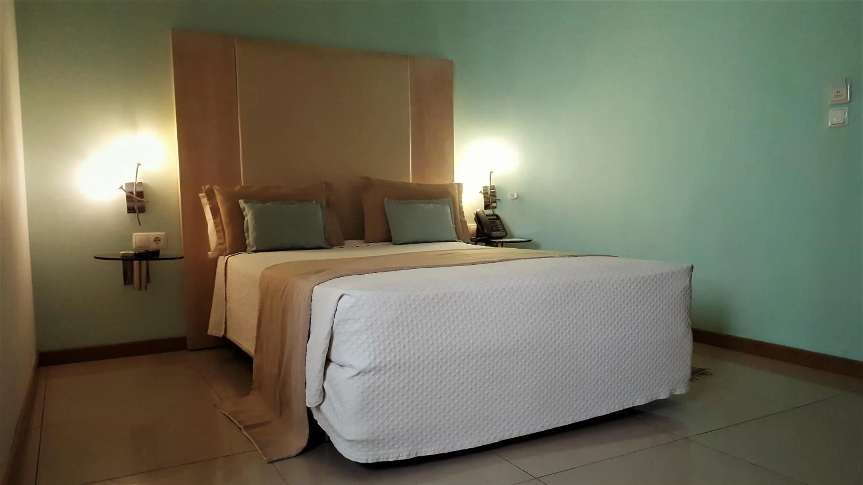 Bedroom, Bed in Sol Hotel