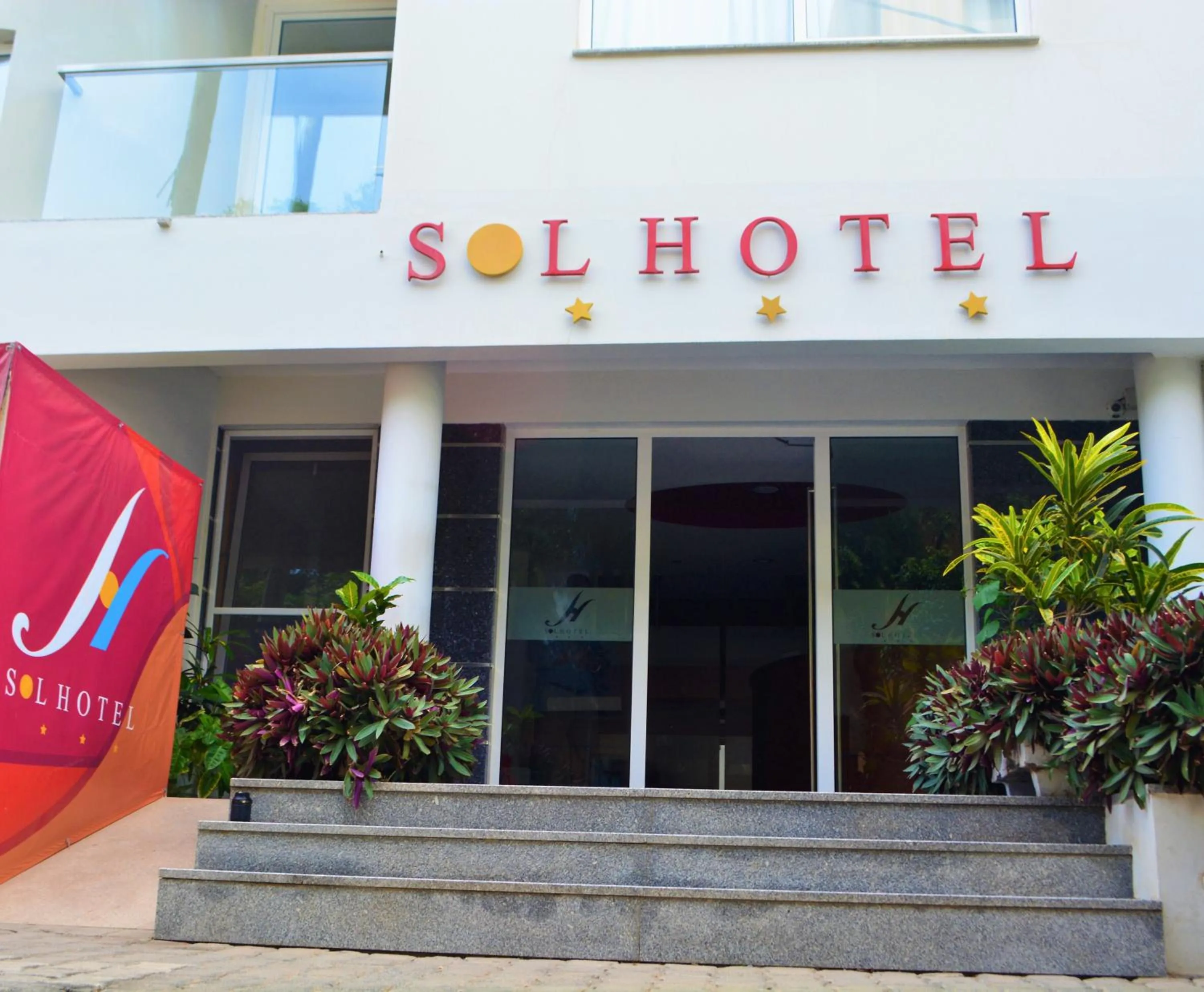 Facade/entrance in Sol Hotel