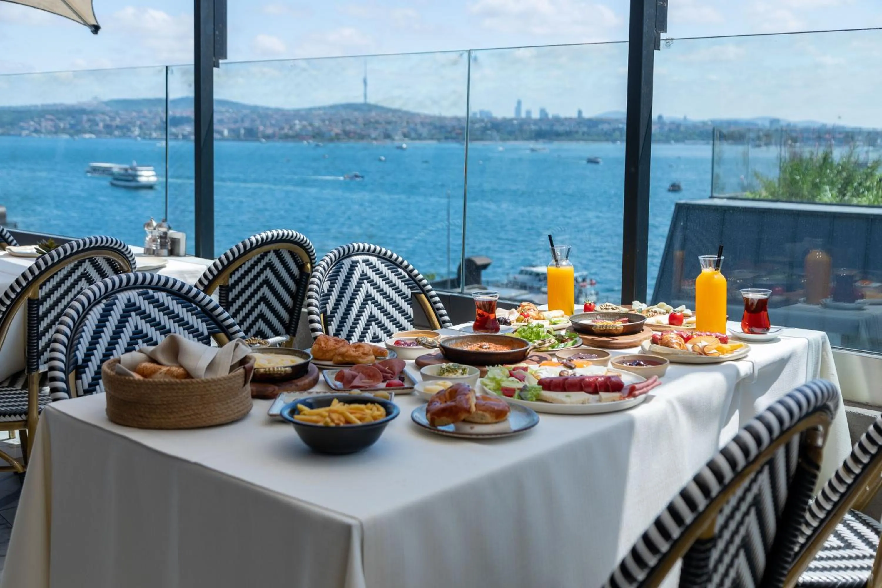 Restaurant/places to eat in Hotel De Reve Galata-Special Class