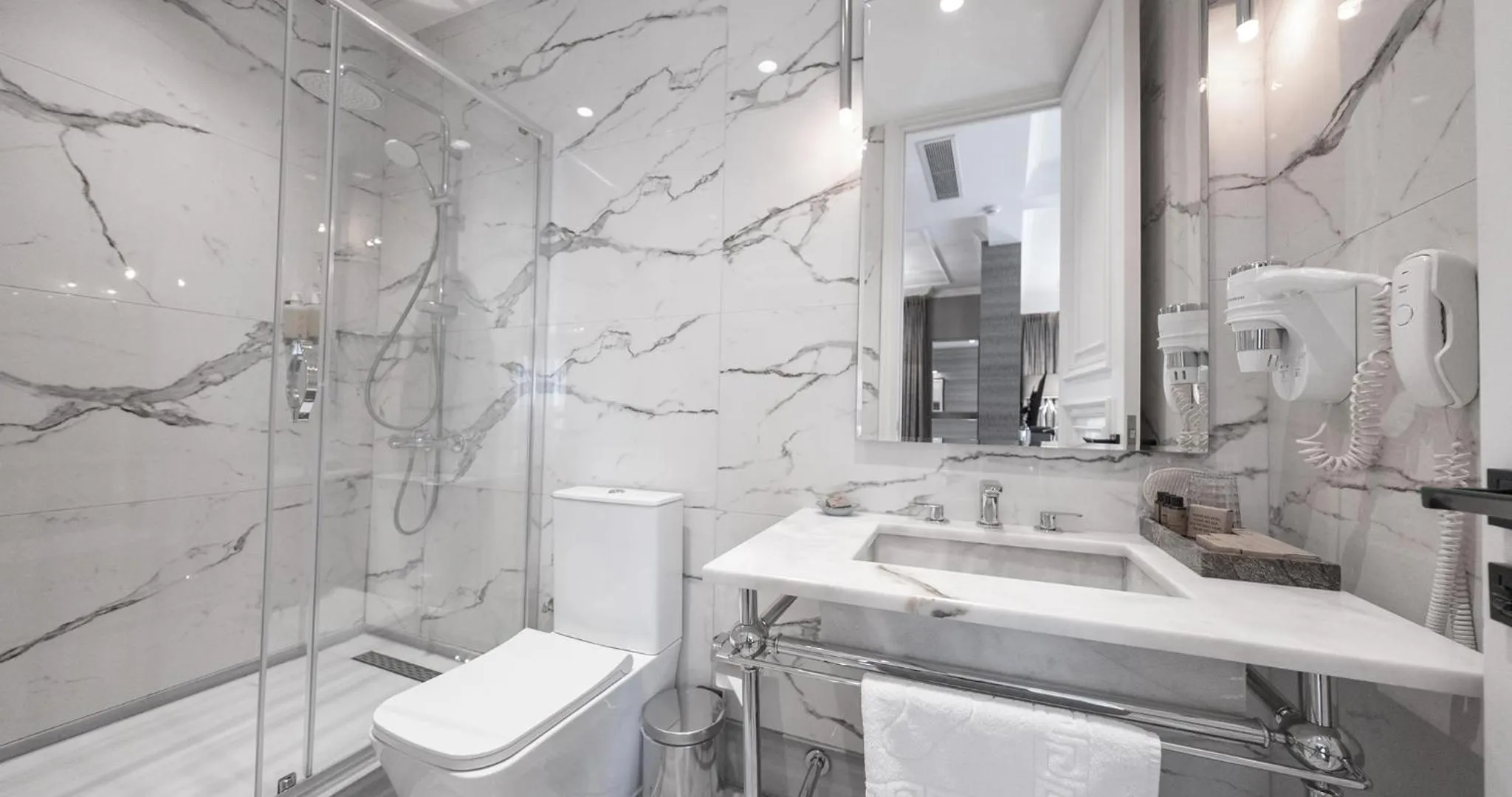 Shower in Hotel De Reve Galata-Special Class