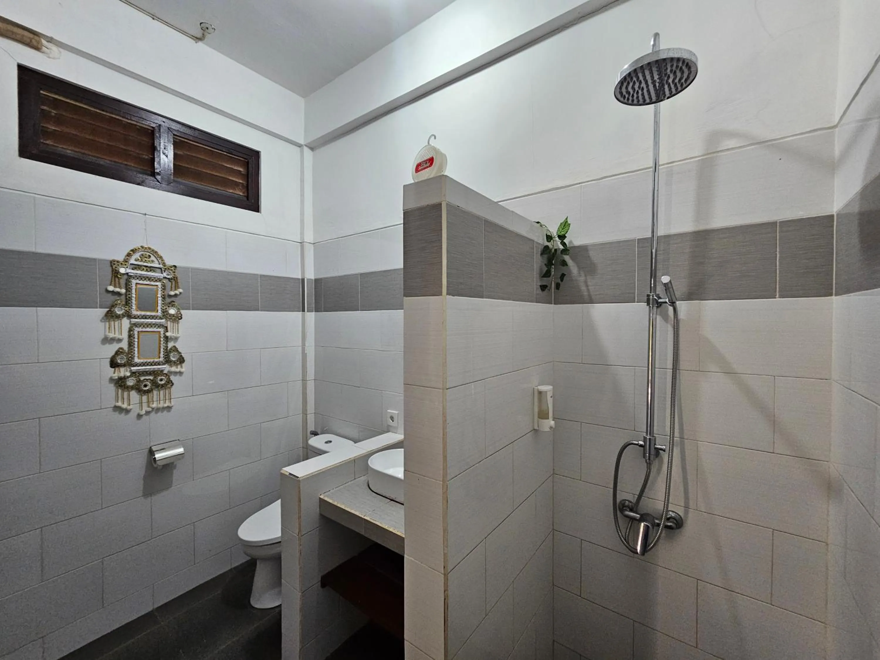 Shower in Villa Markisa Pakisan