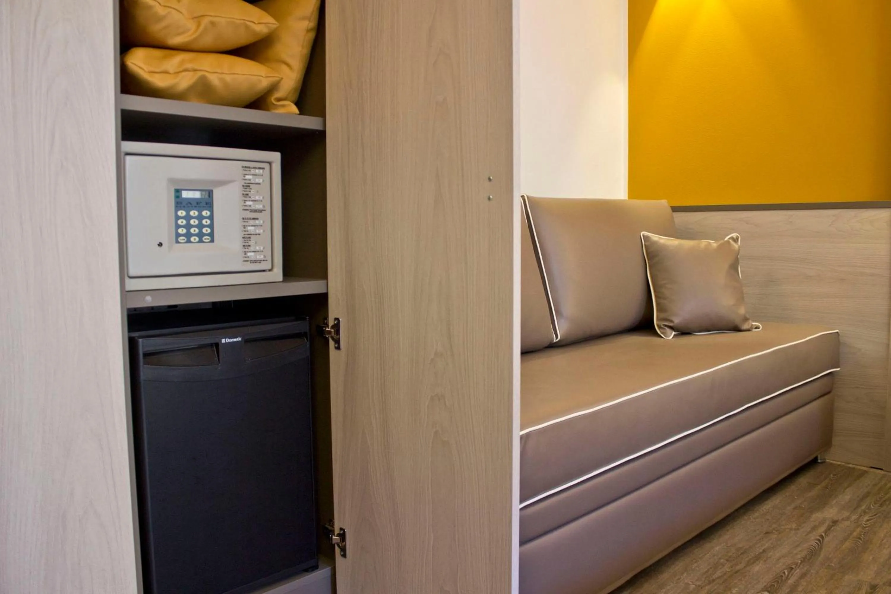 Photo of the whole room, Bed in Hotel Dolomiti