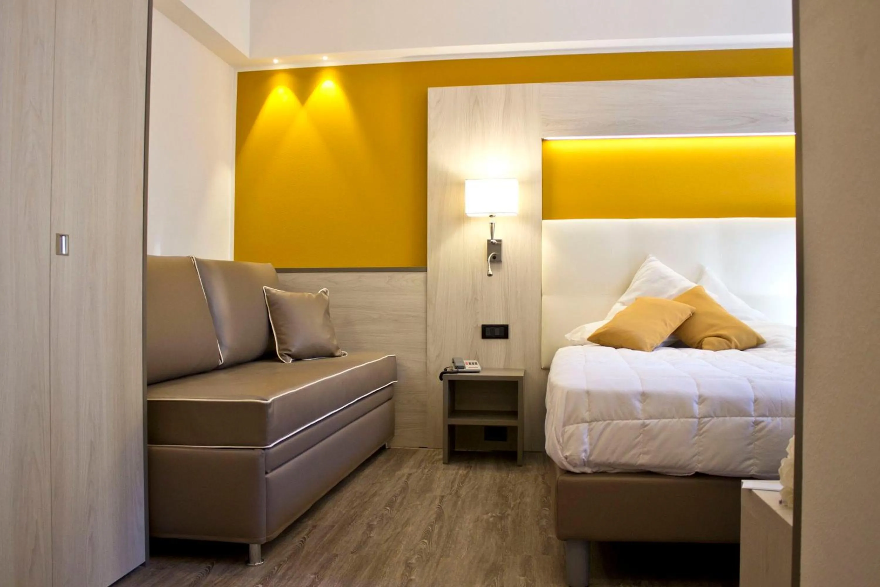 Photo of the whole room, Bed in Hotel Dolomiti