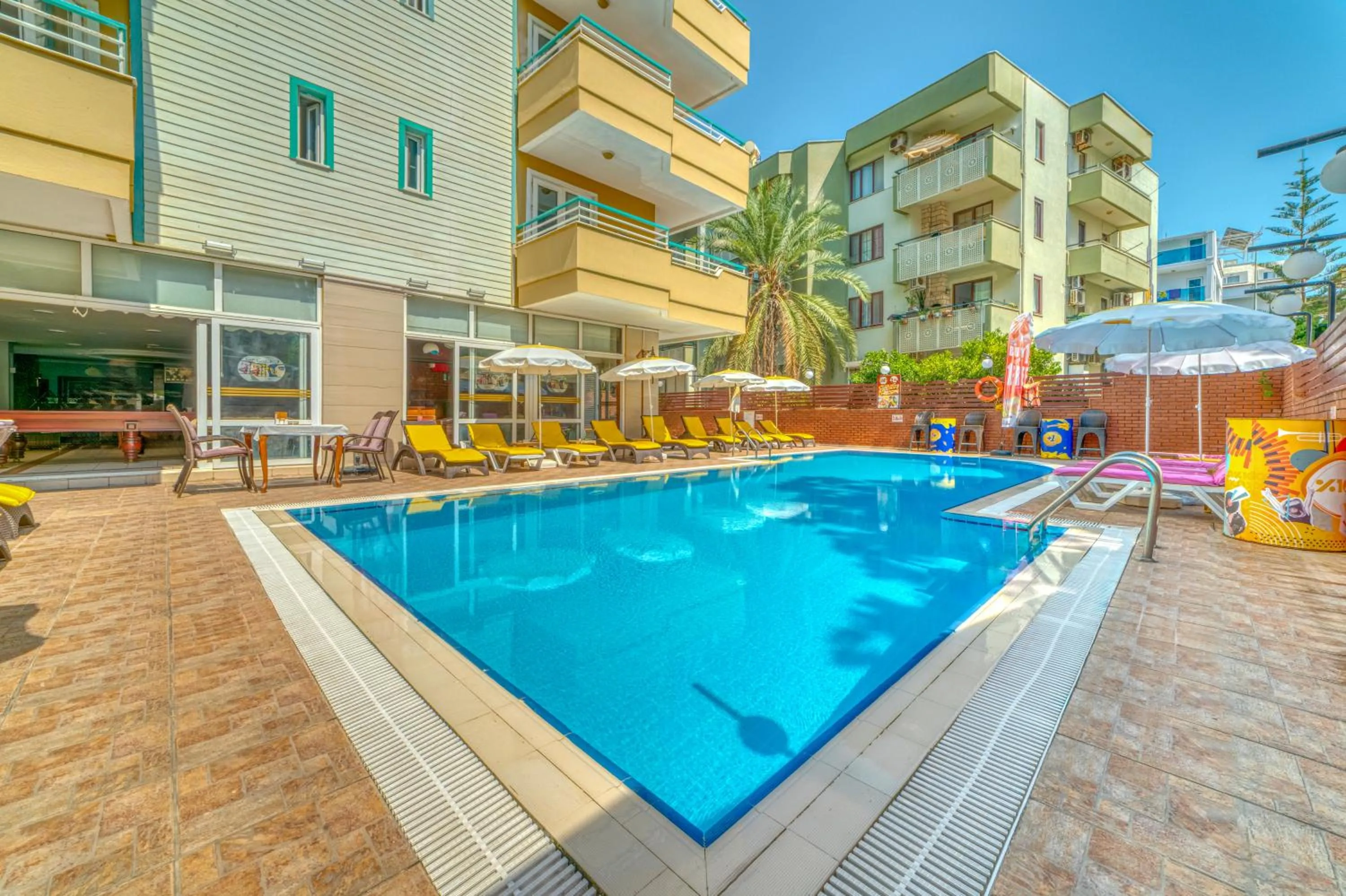 Swimming pool in Cleopatra Ada Apart