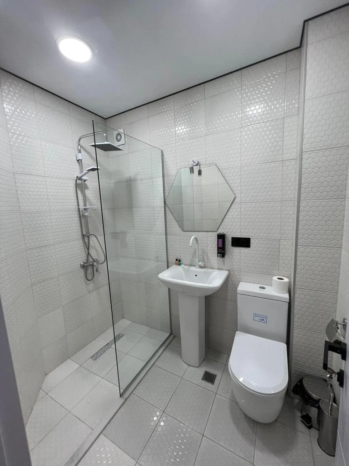 Shower in Natali Boutique Hotel