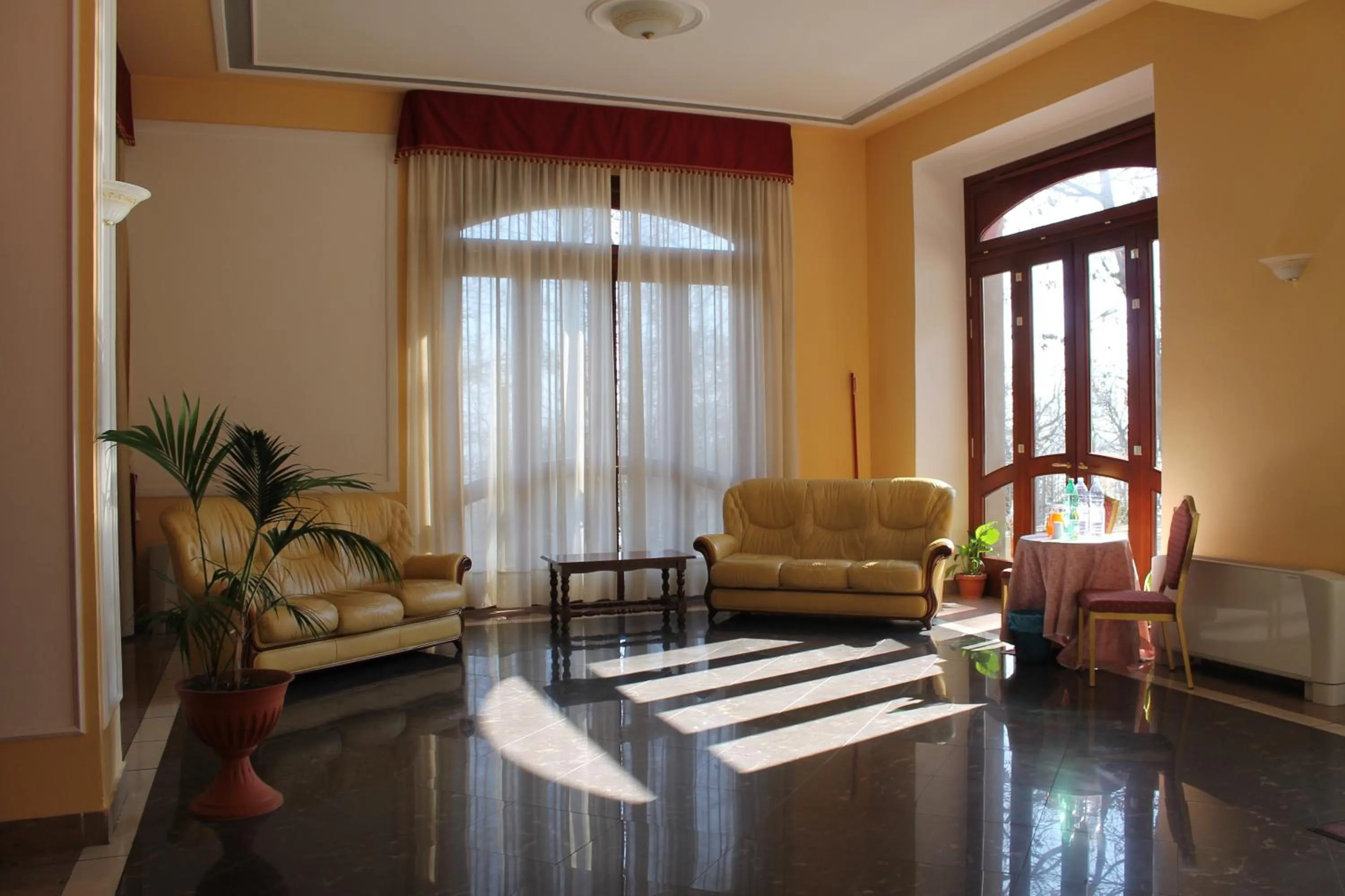 Lobby or reception in Royal Hotel Montevergine