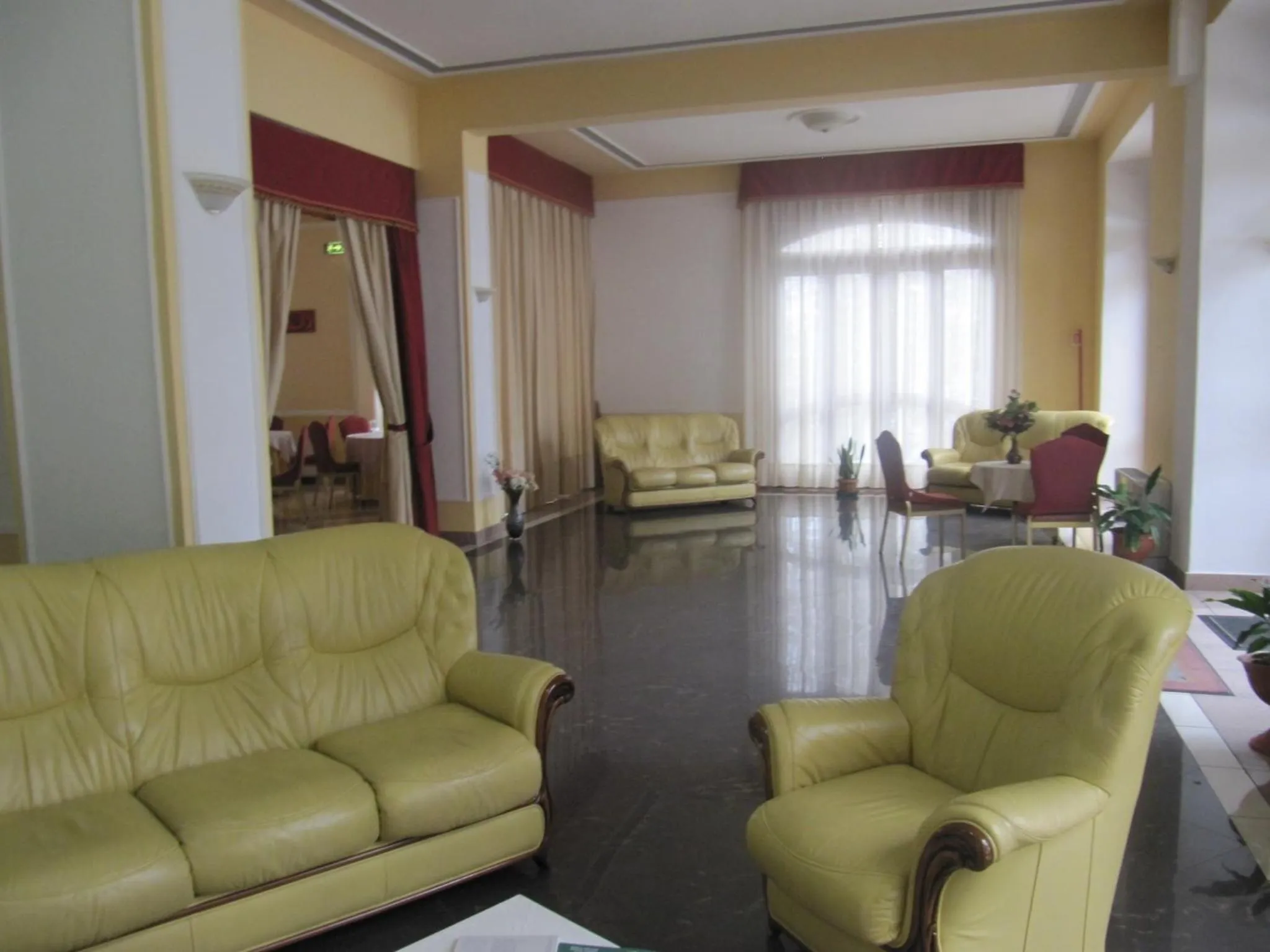 Lobby or reception in Royal Hotel Montevergine
